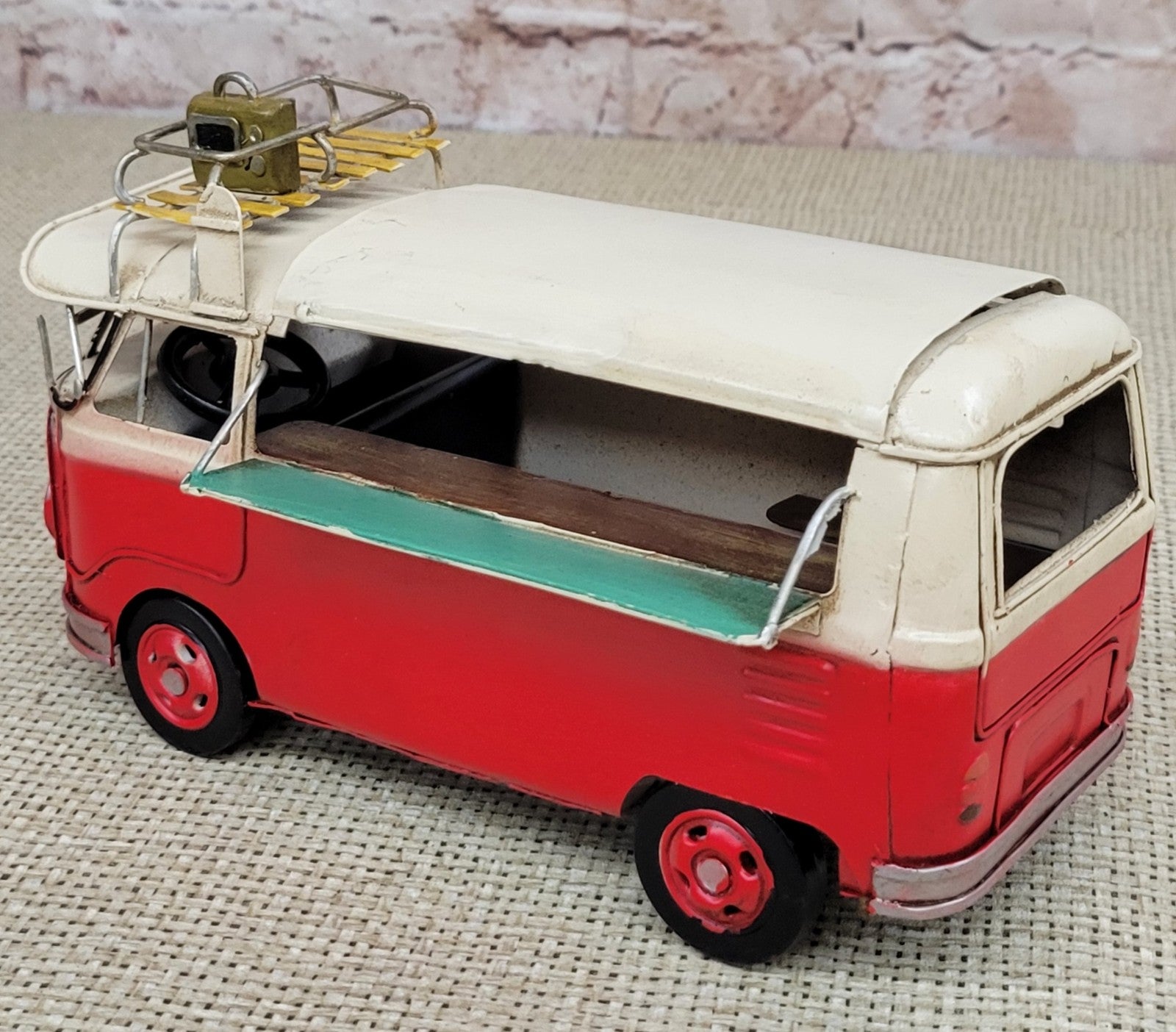 VW T1b Samba in White/Red in 1:24 Scale by European Finery Diecast Model