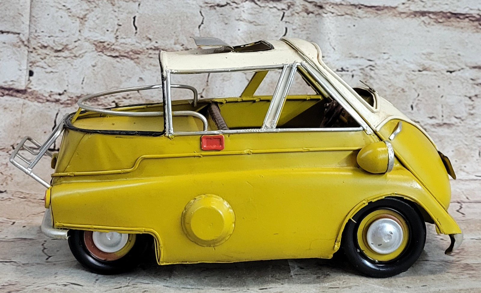 BMW Isetta 250 Caravan Revell 1/12 Scale Die Cast Model Replica Car Decor