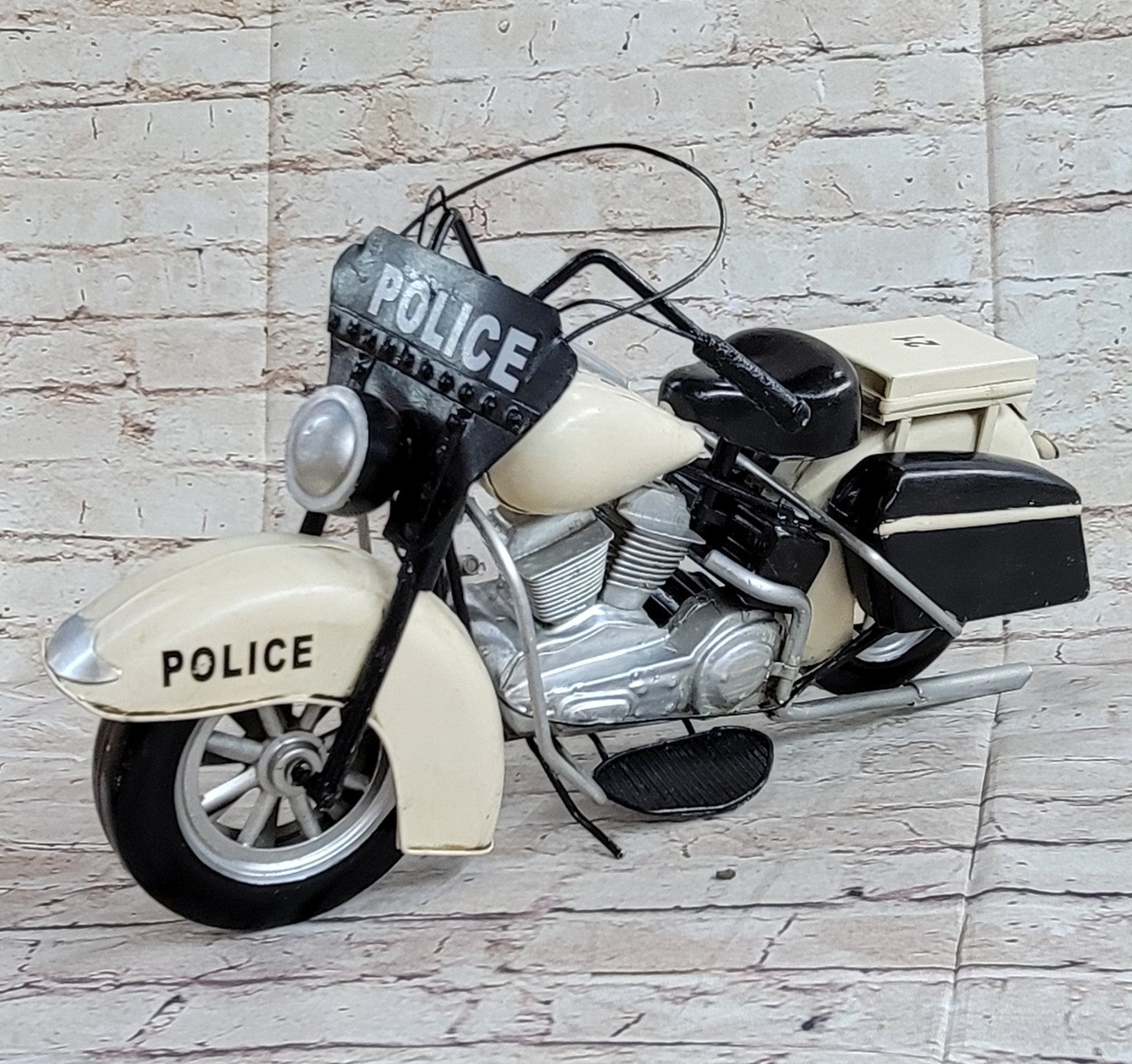 European Finery 1:10 Harley Police MOTORCYCLE BIKE DIECAST MODEL Artwork