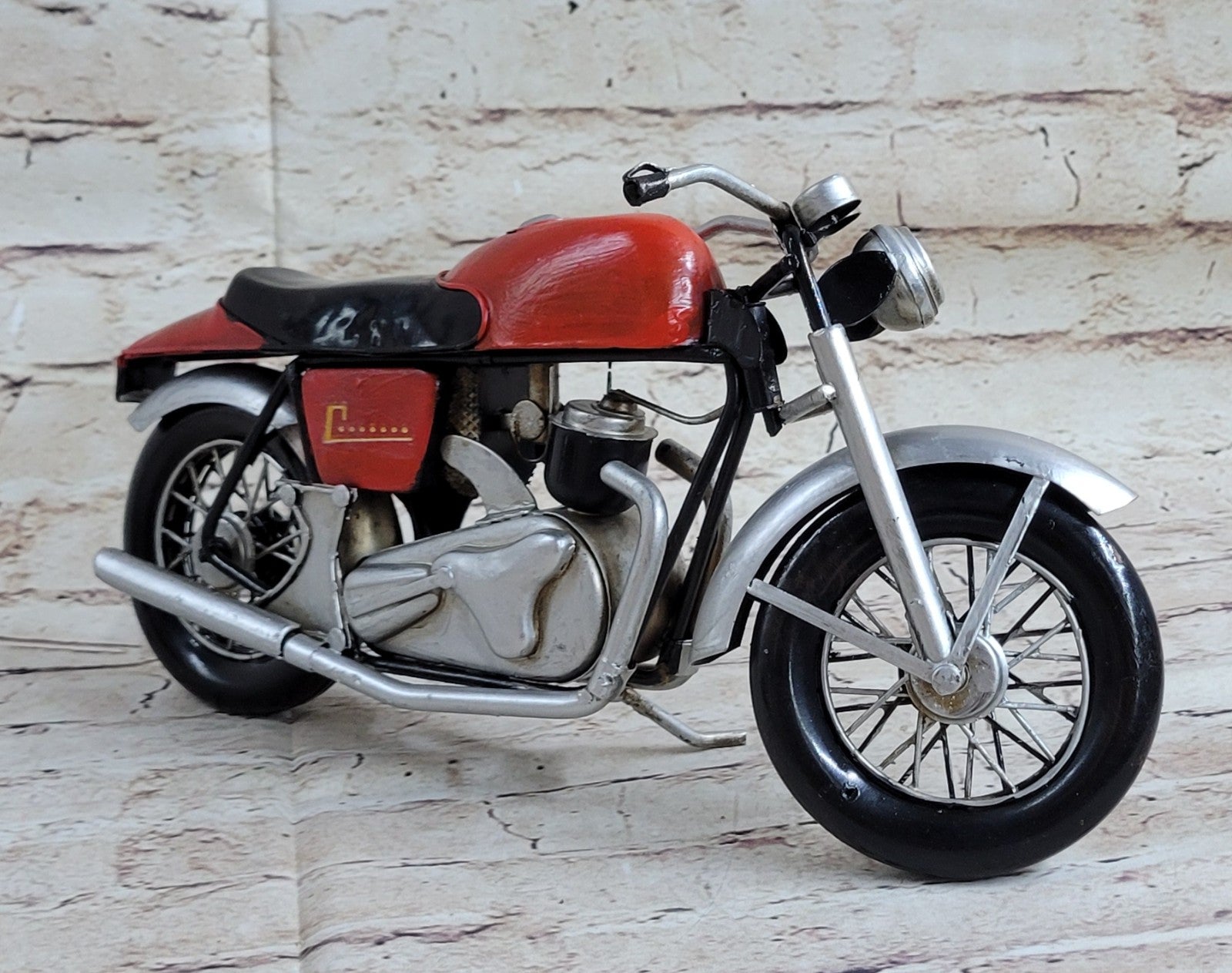 European Finery 1:12 Norton Commando MK3 Sports Motorcycle Model