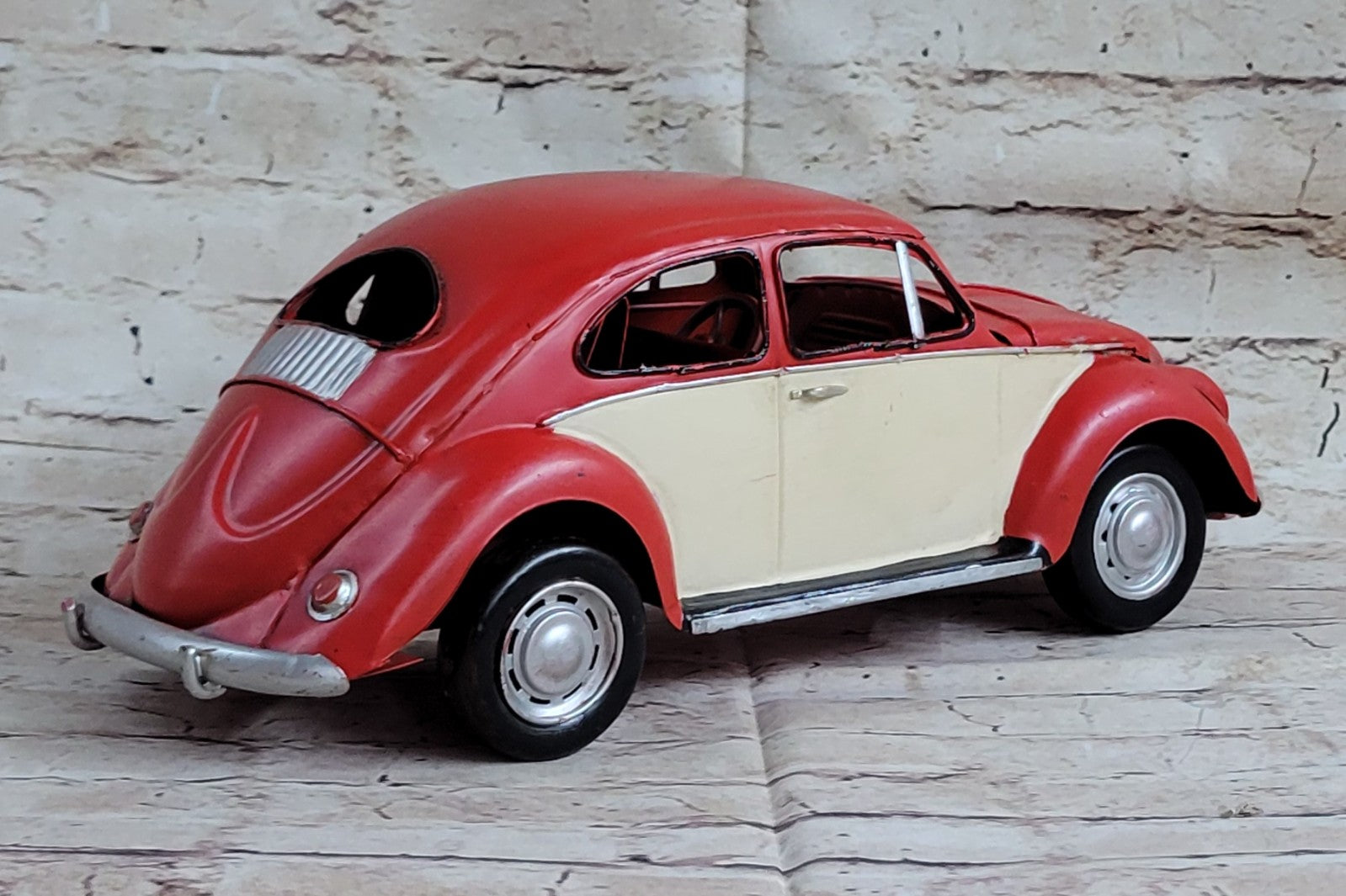 Hand Made Old Decor Volkswagen Beetle Die-Cast Metal Tinplate Artwork Sale