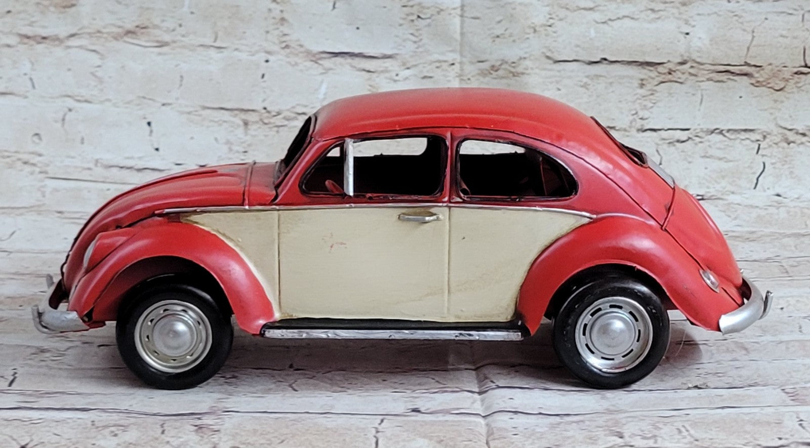 Hand Made Old Decor Volkswagen Beetle Die-Cast Metal Tinplate Artwork Sale