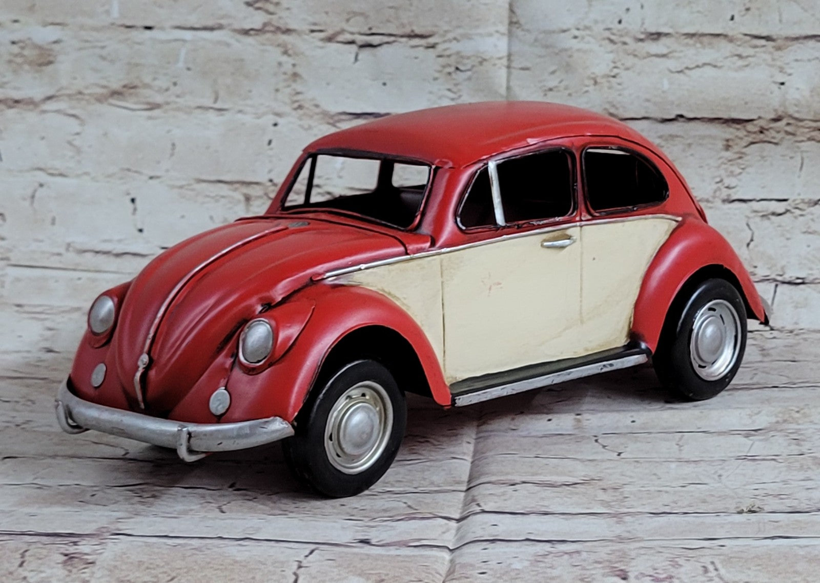 Hand Made Old Decor Volkswagen Beetle Die-Cast Metal Tinplate Artwork Sale