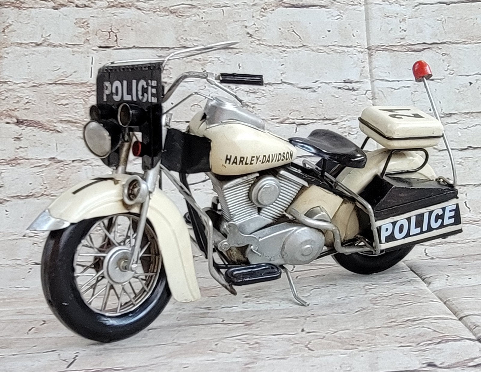 European Finery 1:10 Harley Police MOTORCYCLE BIKE DIECAST MODEL Artwork