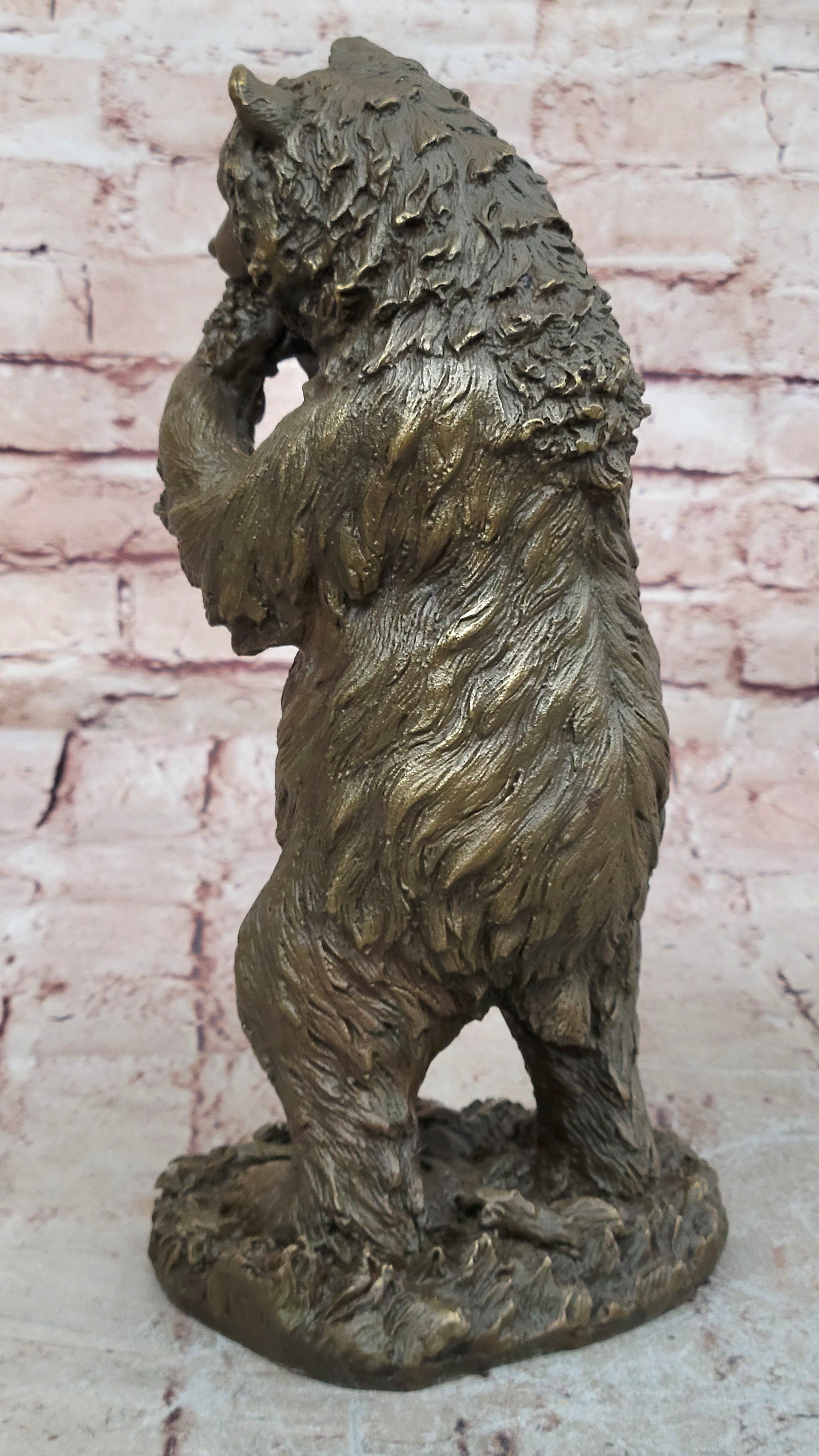 Kodiak Grizzly Bear Lodge Bronze Wildlife Sculpture – Handcrafted Art Figure for Nature Lovers | Buy Now