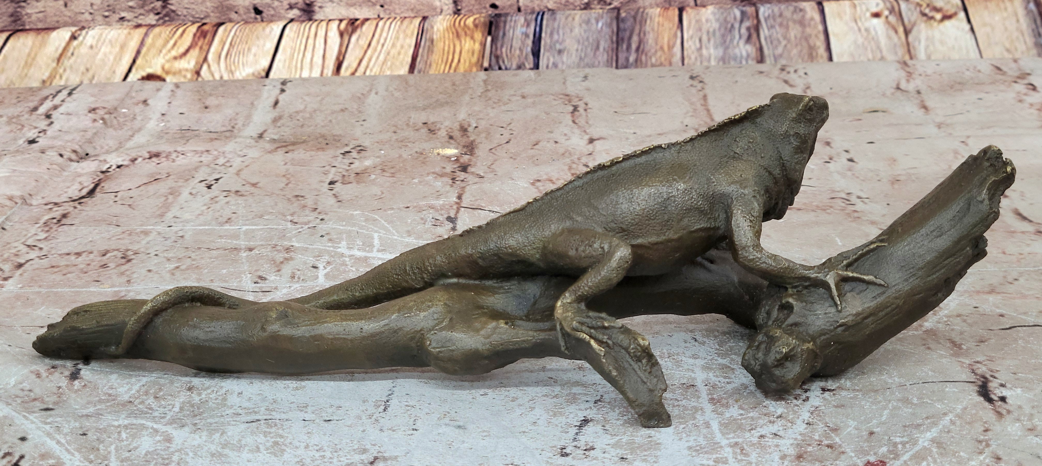 Solid bronze Sculpture komodo dragon Monitor varanidae Varanus Lizard Figure