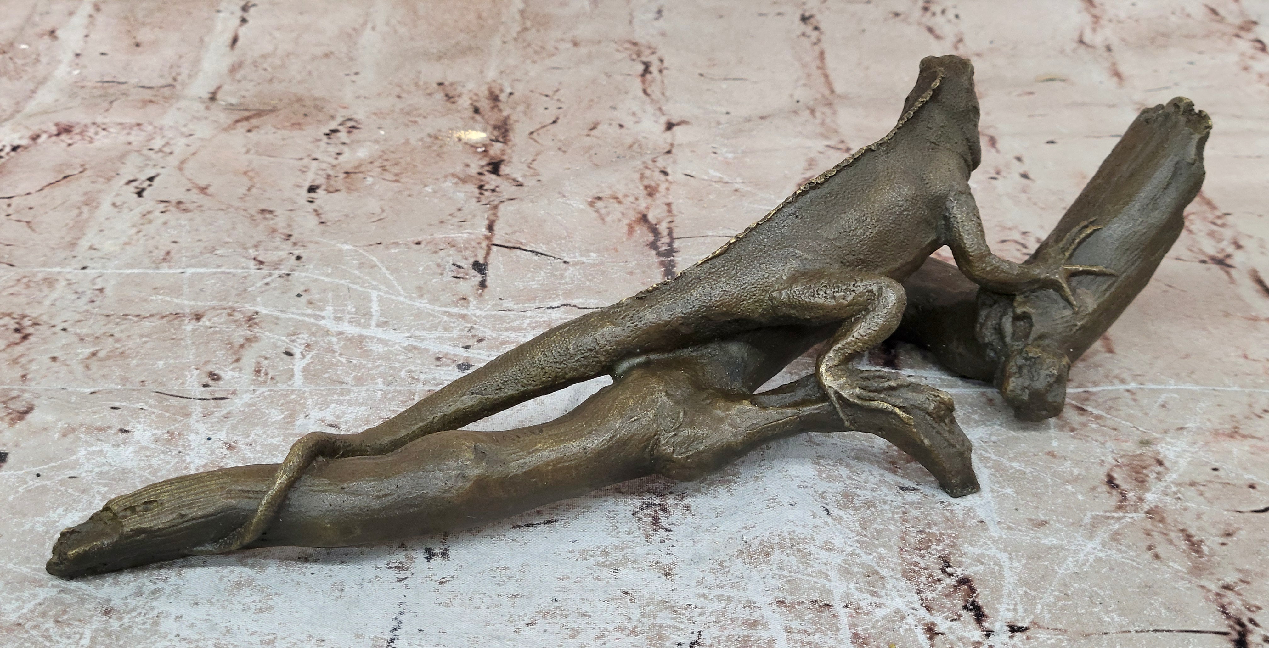 Solid bronze Sculpture komodo dragon Monitor varanidae Varanus Lizard Figure