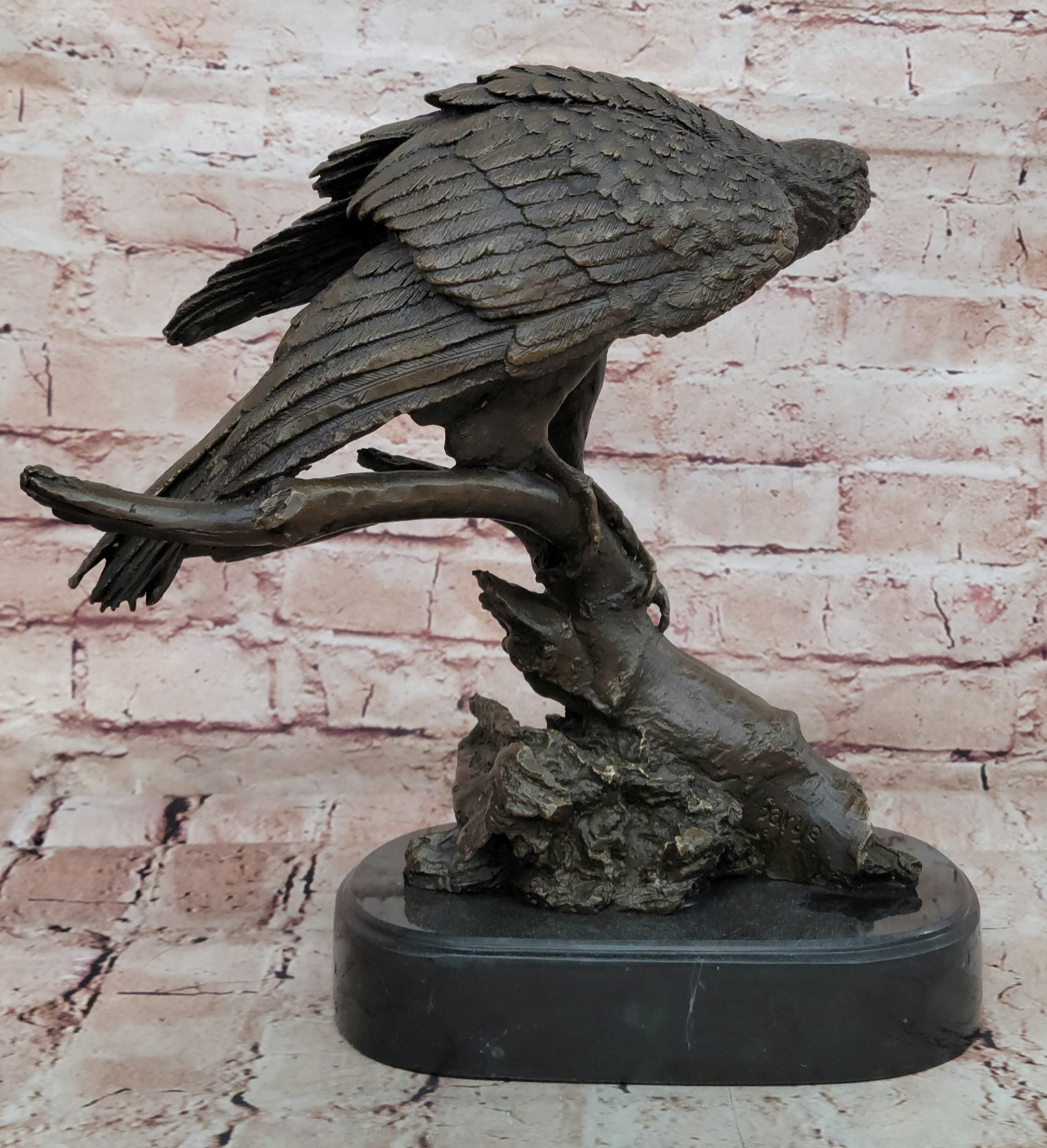 Parched Sitting Eagle Home Garden Decoration Bronze Sculpture on Marble Base