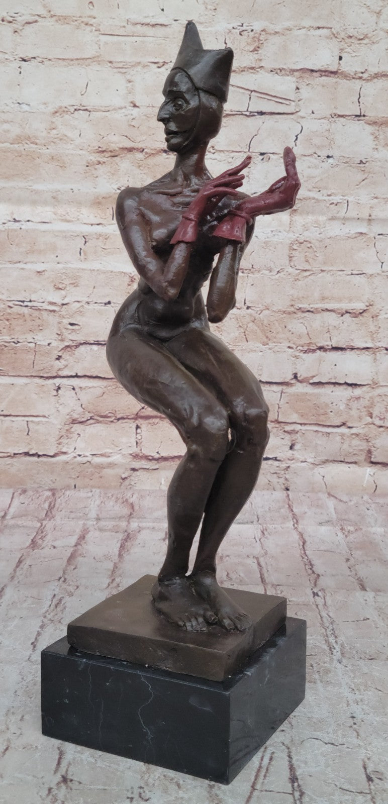 Handcrafted Bronze Court Jester Sculpture by Aldo Vitaleh, Art Deco Decorative Figurine