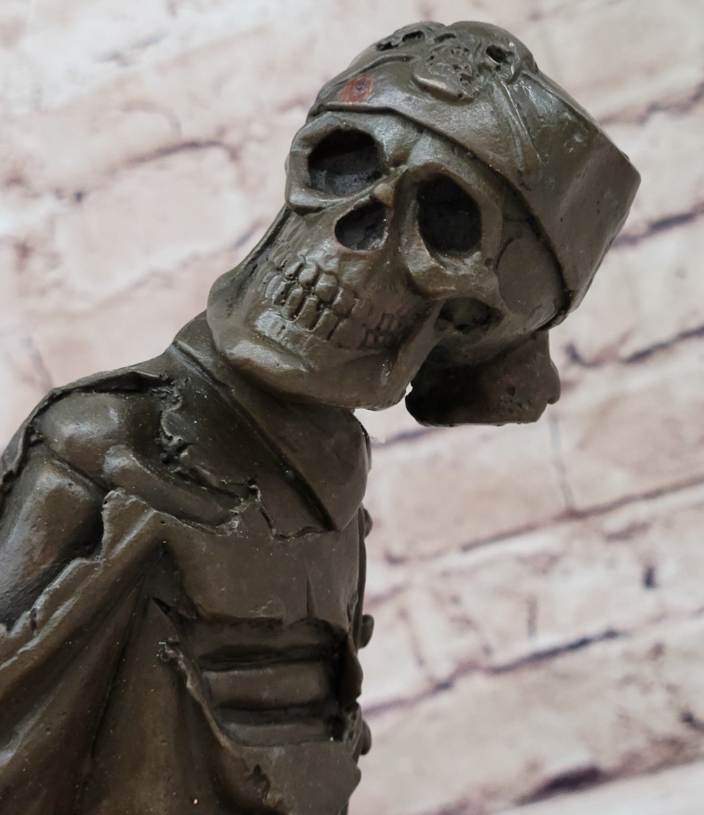 Skelton Laying Wine Holder Bronze Statue Sculpture Figurine Hot Cast Art Décor