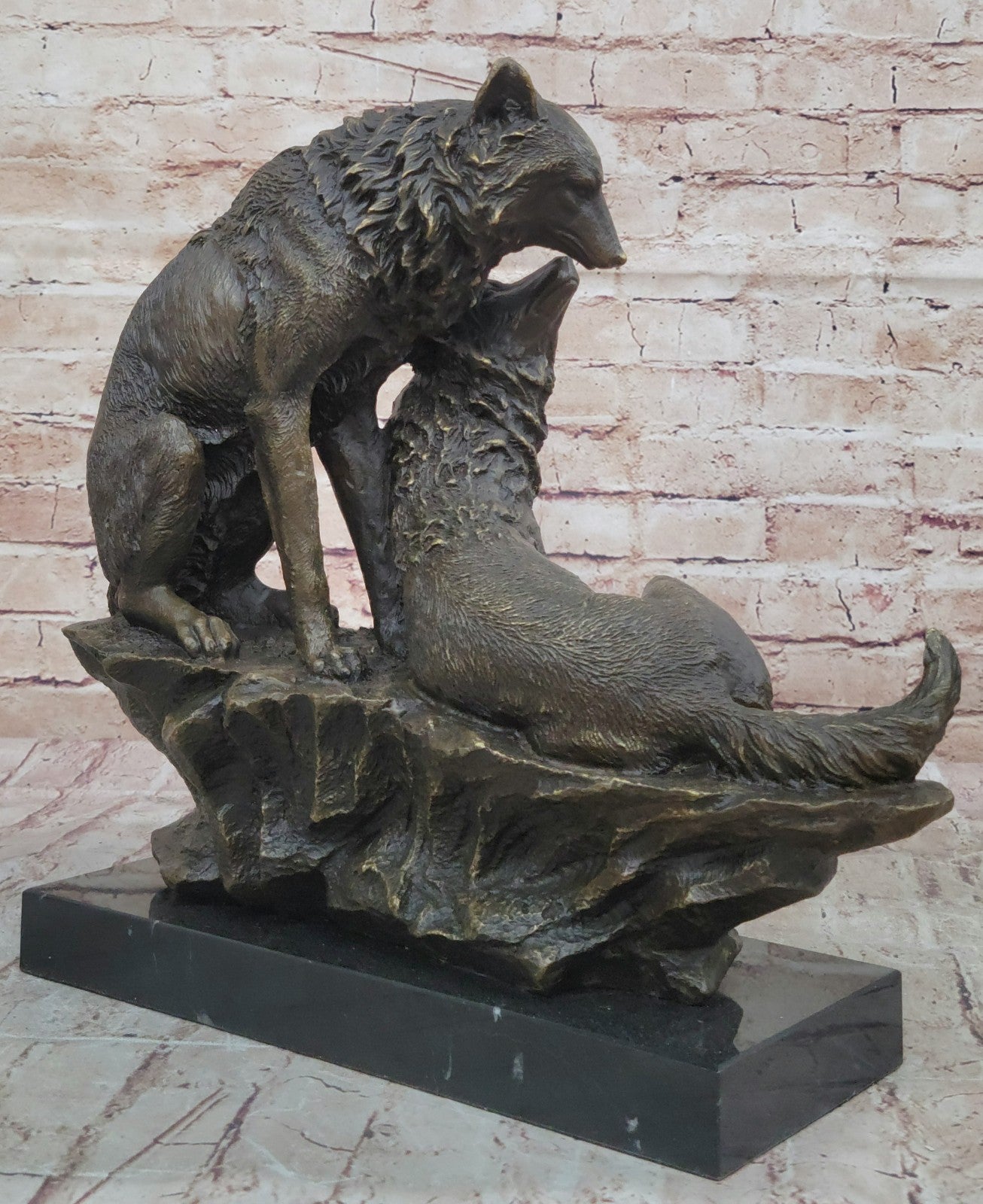 Handcrafted Wolves Wildlife Bronze Sculpture Great Detailed Figurine Figure