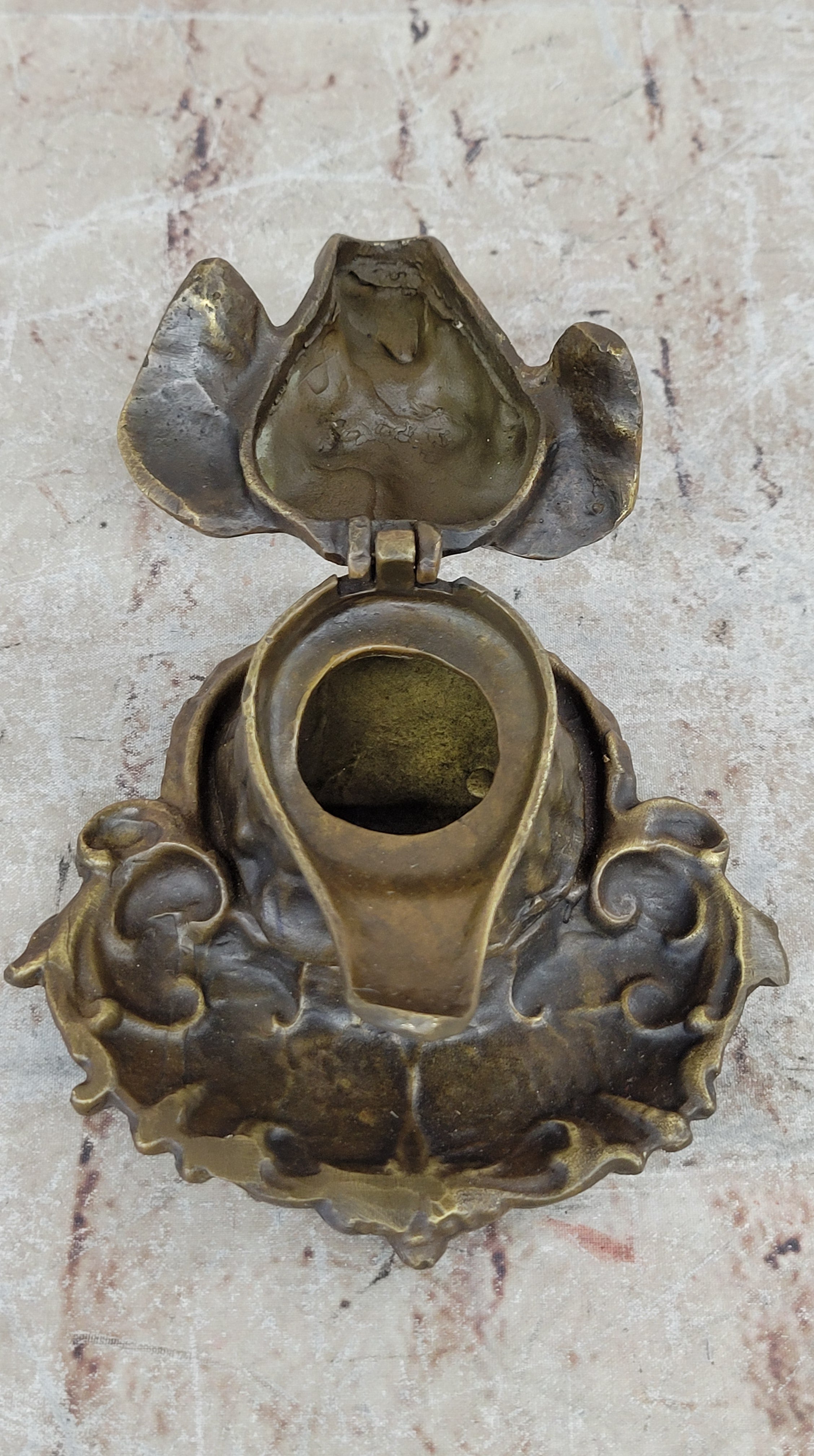 Handcrafted Hot Cast Pet Animal Dog Labrador Incense Burner Bronze Statue