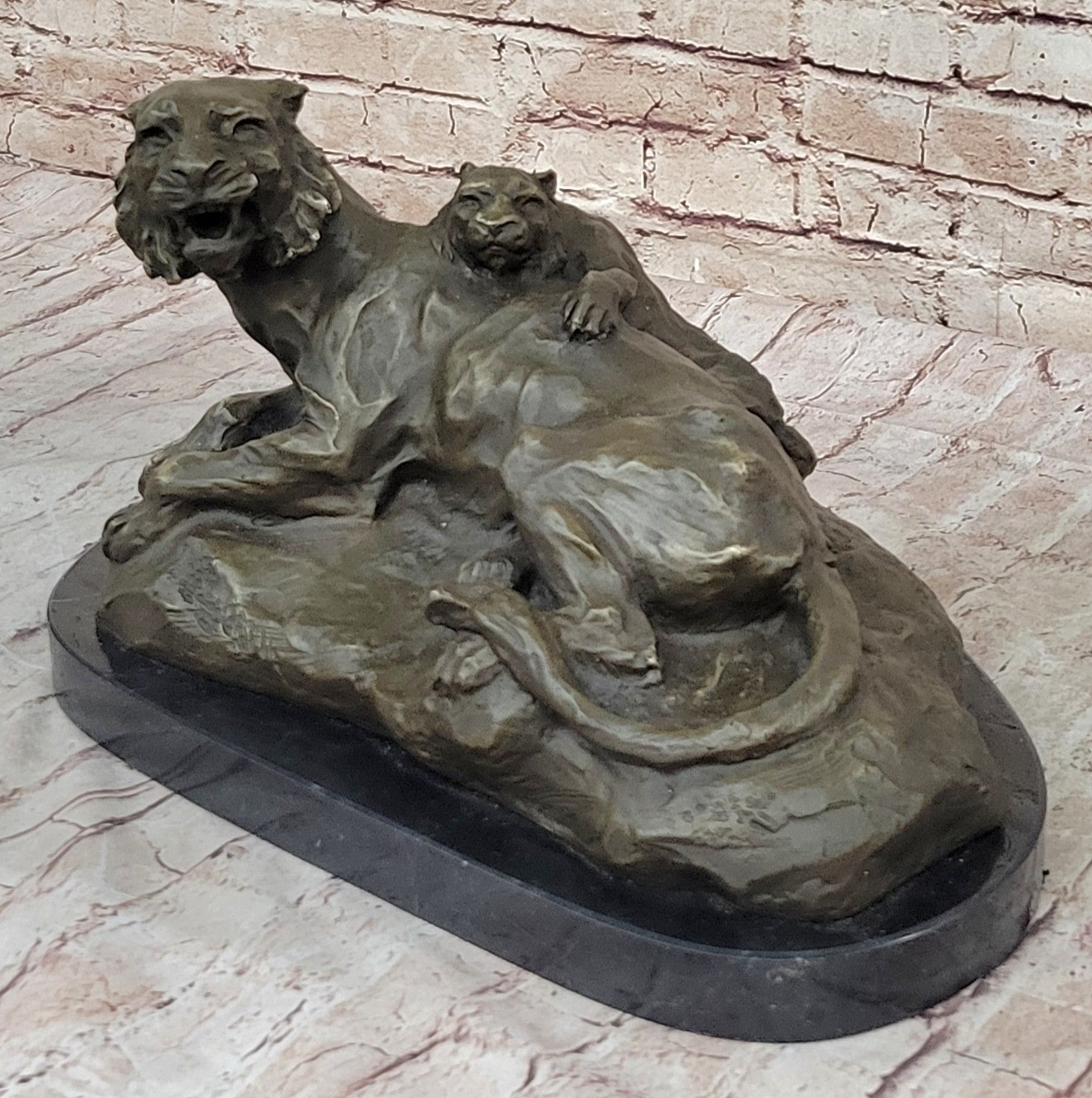 Exquisite Bronze Lion and Cub Sculpture - African Wildlife Figurine Art