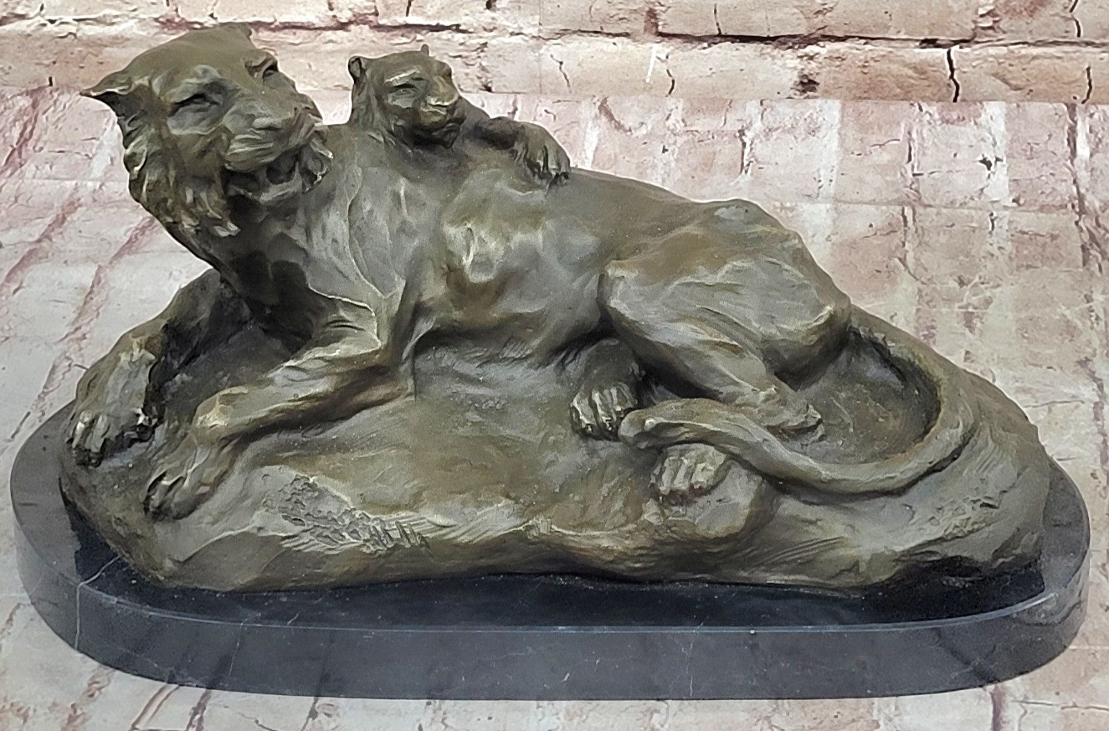 Exquisite Bronze Lion and Cub Sculpture - African Wildlife Figurine Art