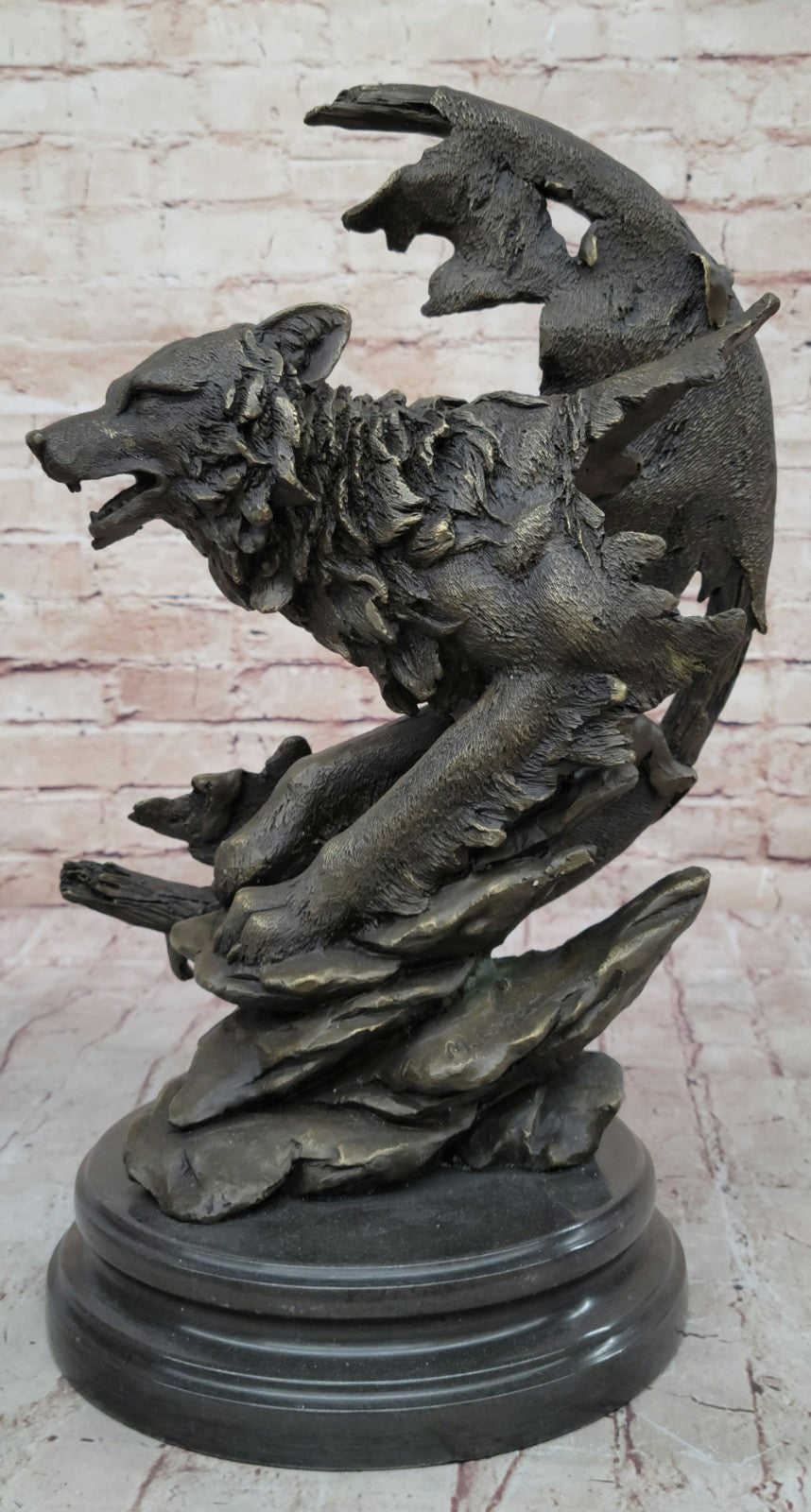 Bronze Sculpture Massive Howling Wolf With Crest Moon Home Decoration Decor Sale