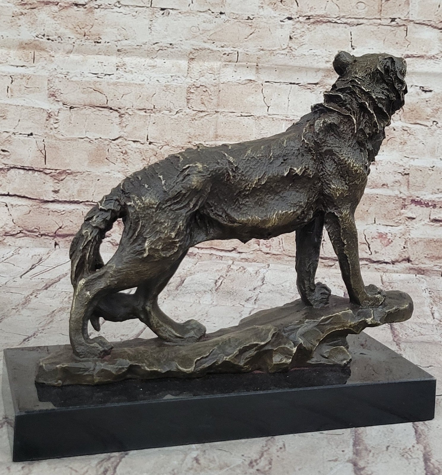 Handcrafted bronze sculpture SALE Arti French By Wolf Howling Wildlife Cast
