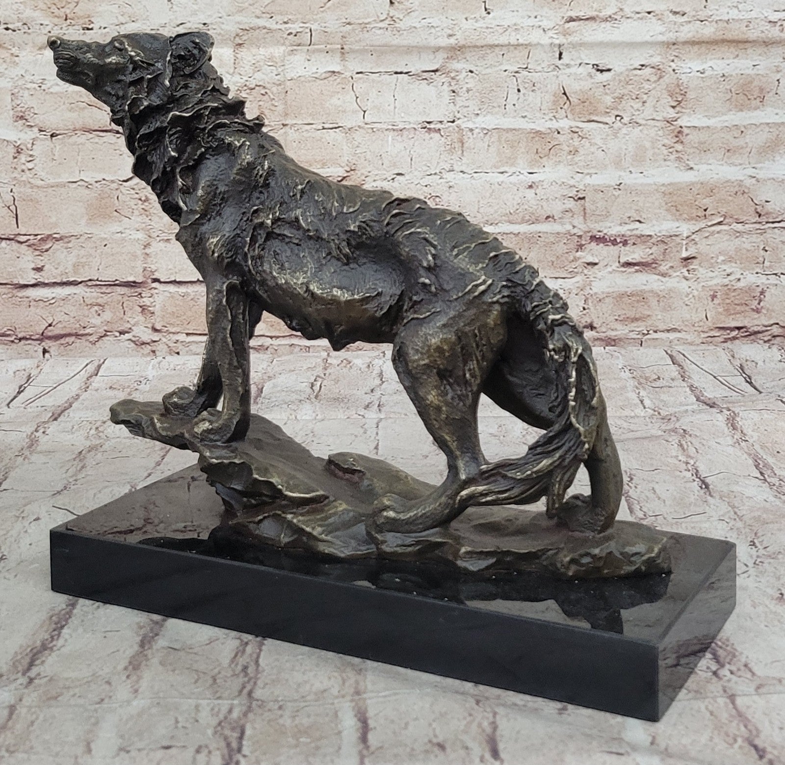 Handcrafted bronze sculpture SALE Arti French By Wolf Howling Wildlife Cast