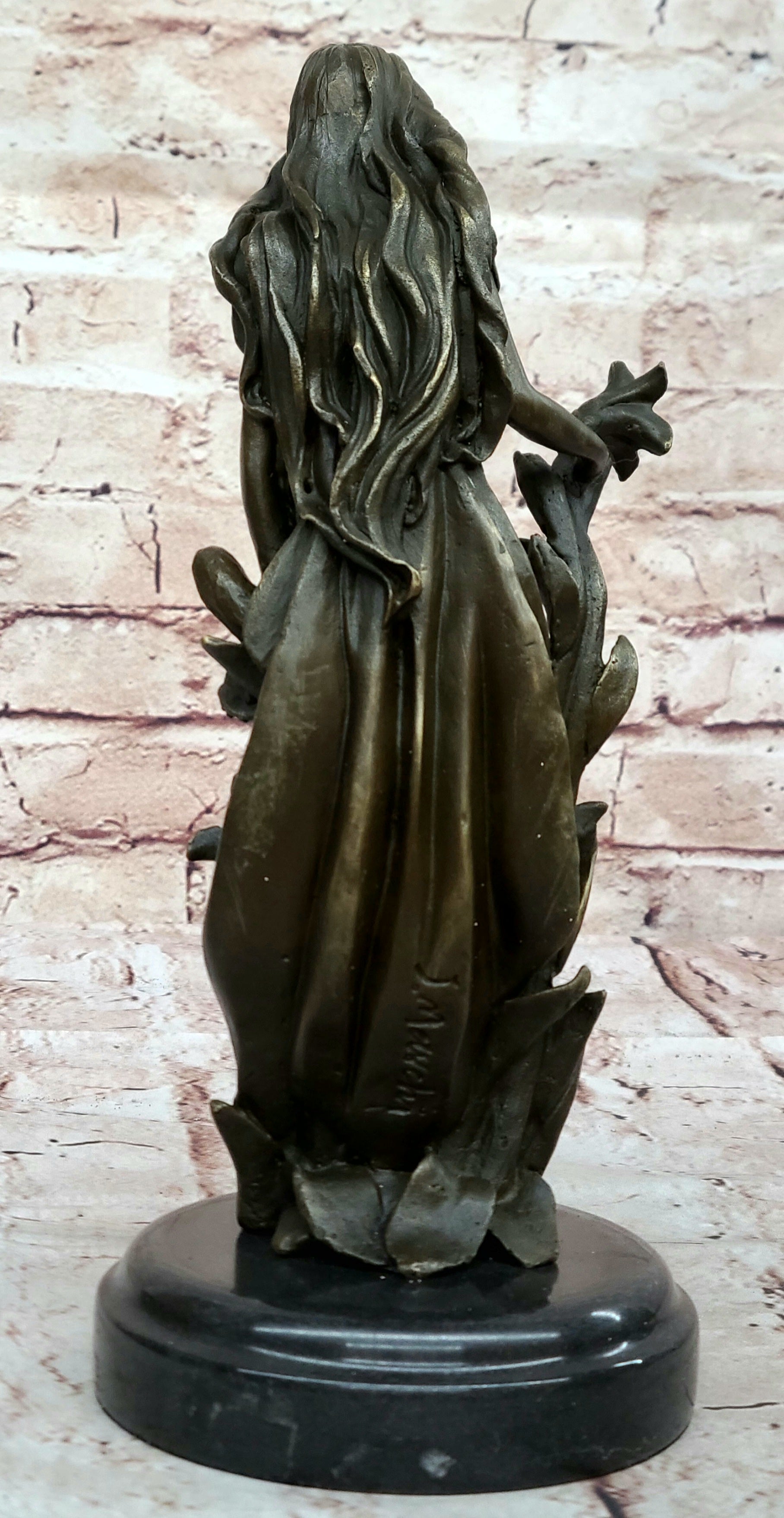 Beautiful Girl With Bunch of Flower On Bronze Sculpture Statue Figurine Deal