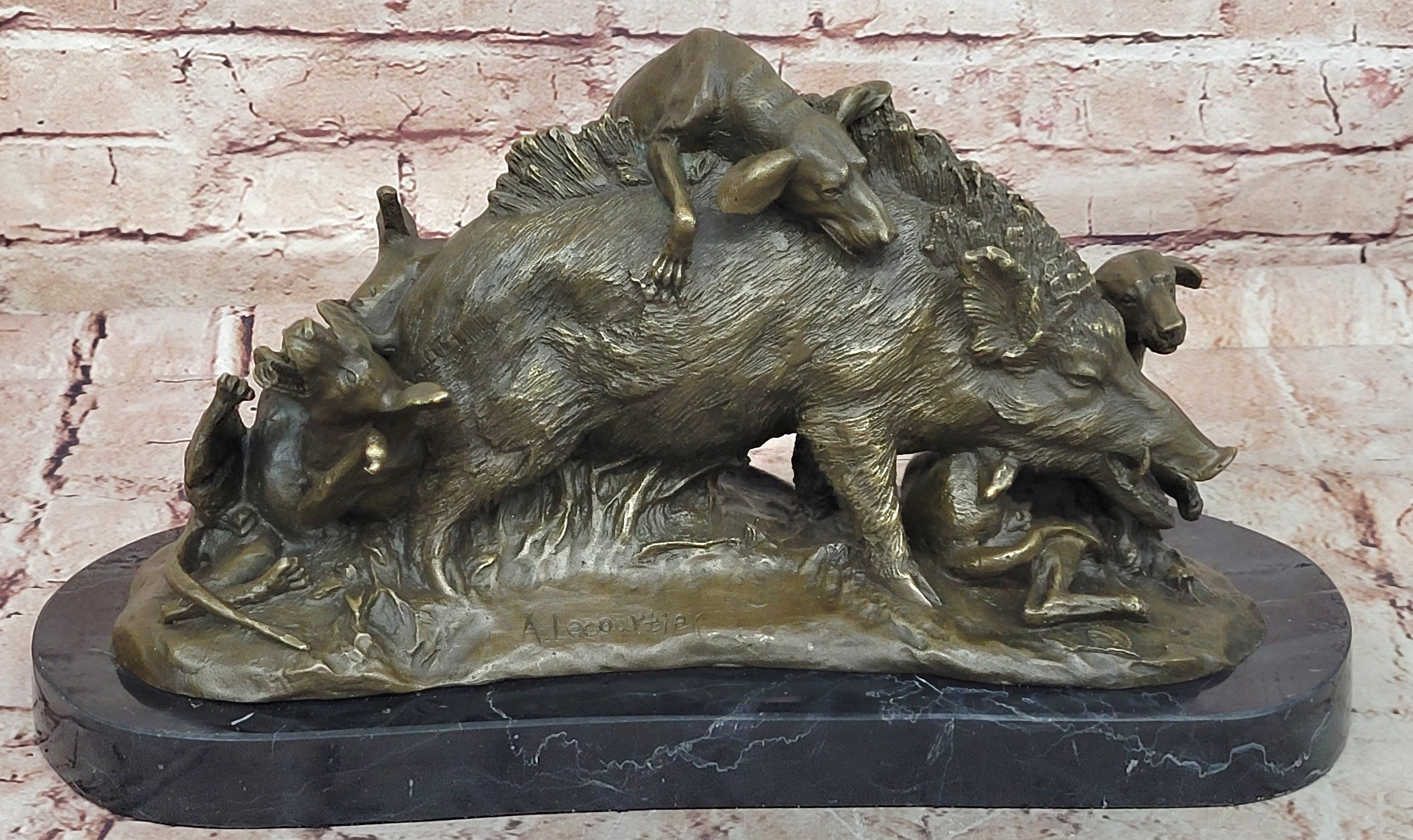 Handcrafted Museum Quality Artwork Hot Cast Wild pig and Dogs Bronze Statue