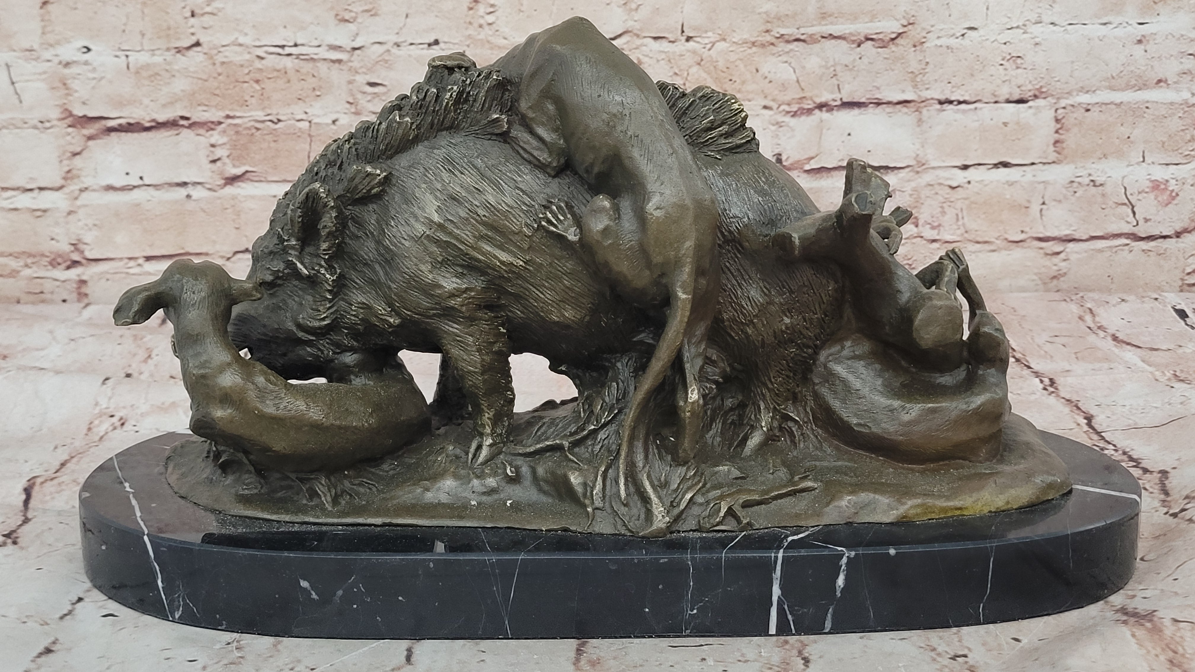 Handcrafted Museum Quality Artwork Hot Cast Wild pig and Dogs Bronze Statue