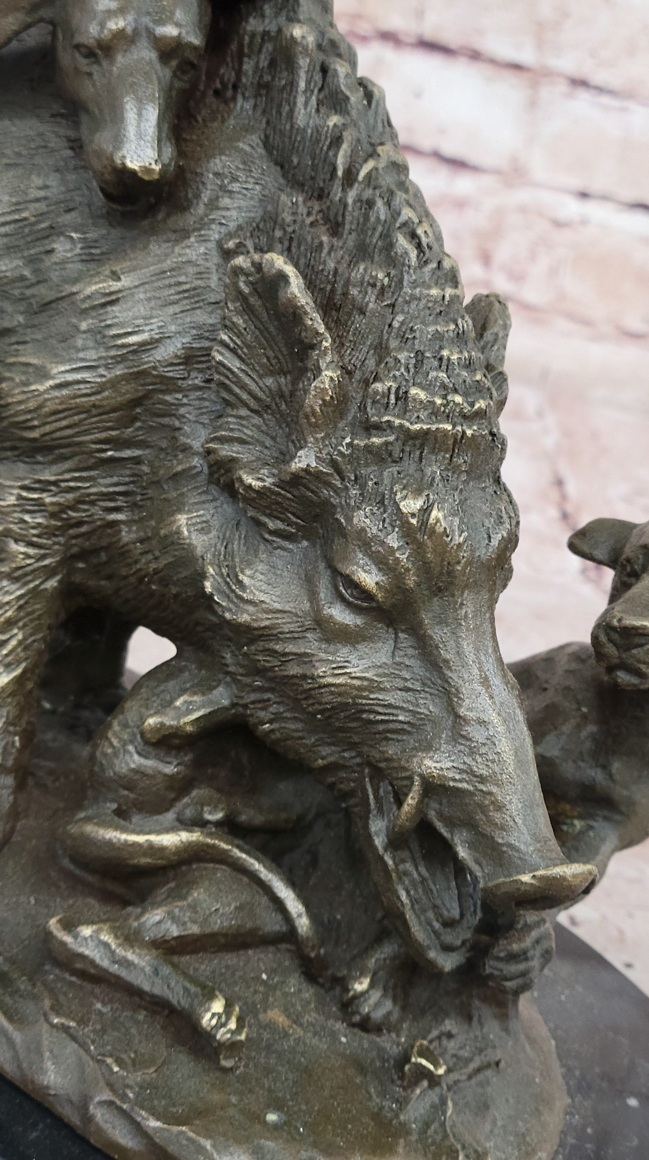Handcrafted Museum Quality Artwork Hot Cast Wild pig and Dogs Bronze Statue
