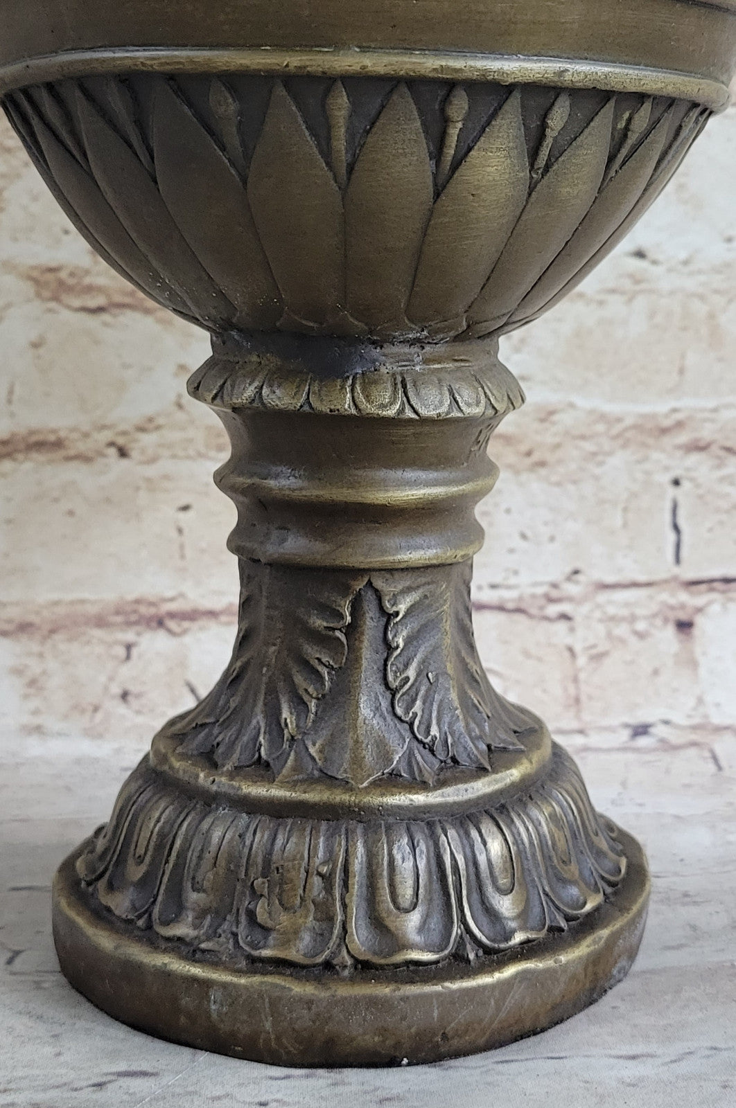 FINE & DETAILED EUROPEAN BRONZE FINERY SIGNED VASE WITH TWO BRONZE HOLDER FIGURE
