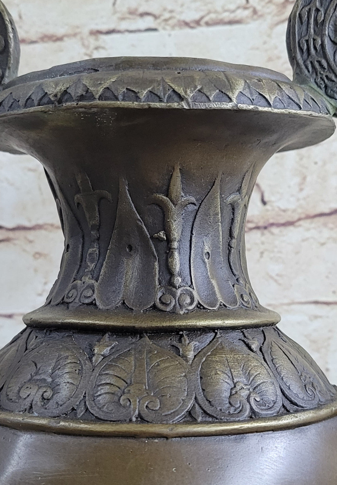 FINE & DETAILED EUROPEAN BRONZE FINERY SIGNED VASE WITH TWO BRONZE HOLDER FIGURE