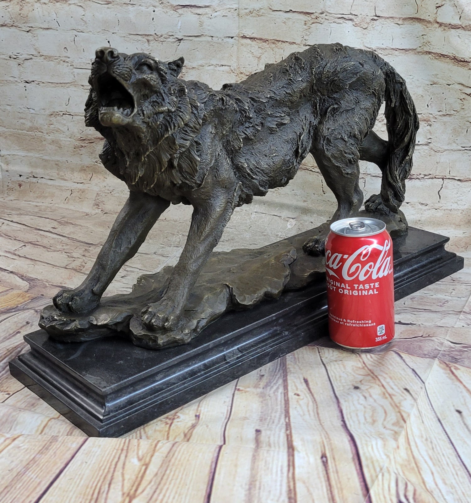 Larger Size Howling Wolf Bronze Sculpture By European Bronze Finery Artwork