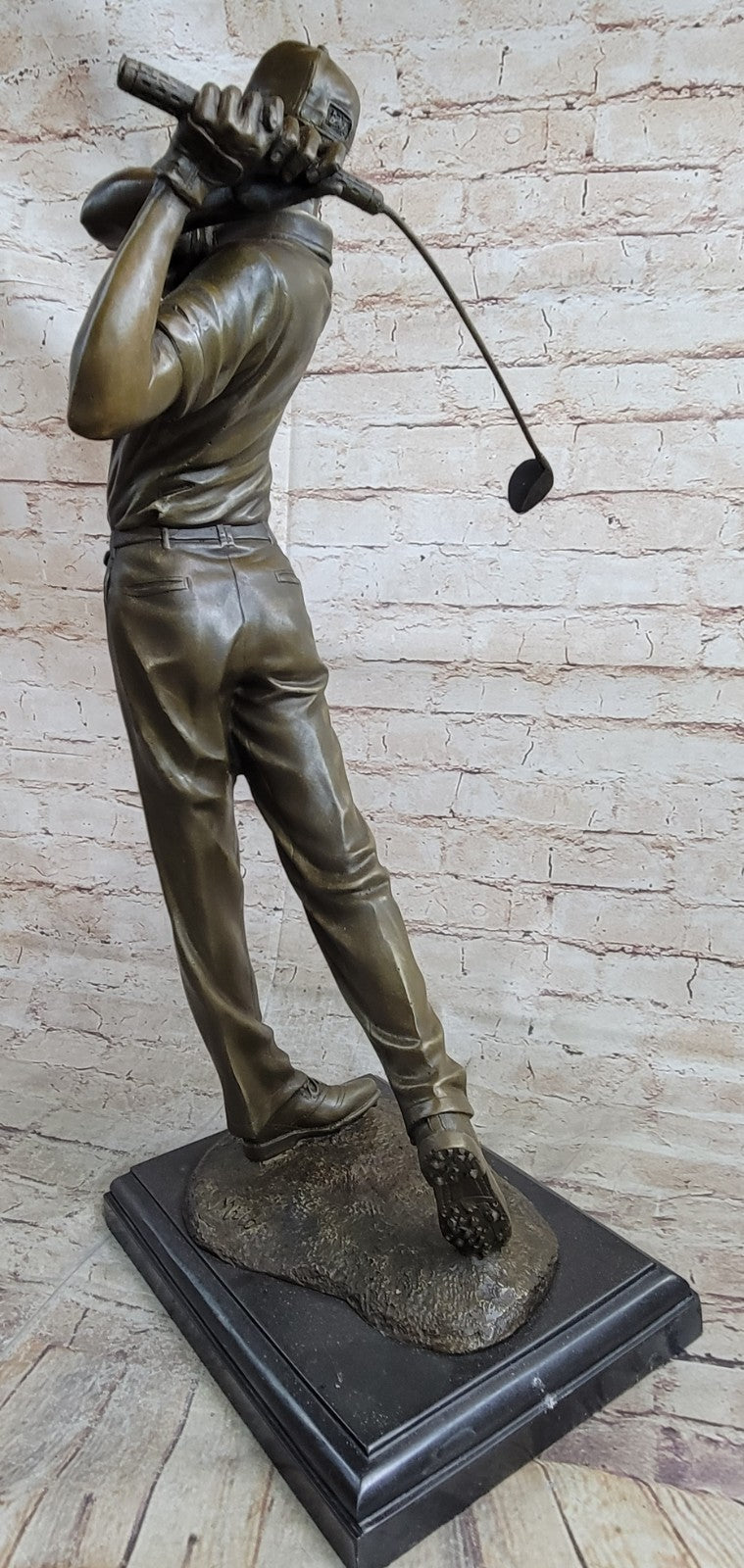 Handcrafted Superb Detailed Huge Male Golfer Golf Sport Memorabilia Bronze Statu