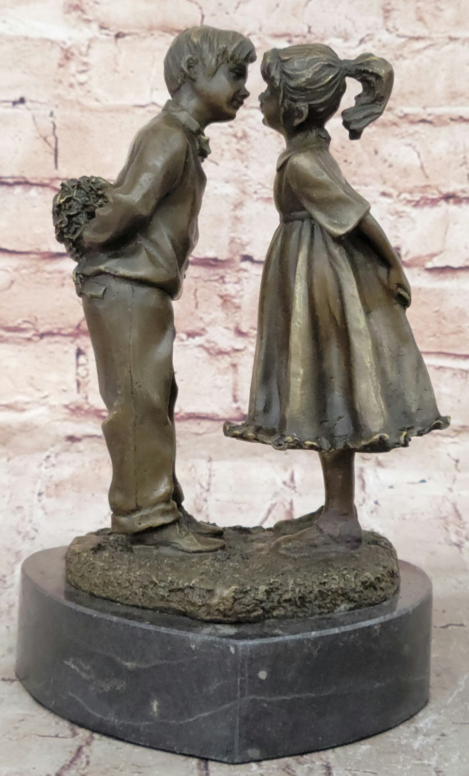 Bronze Sculpture Children Figurine Boy and Girl Kissing Hot Cast Statue Home Art
