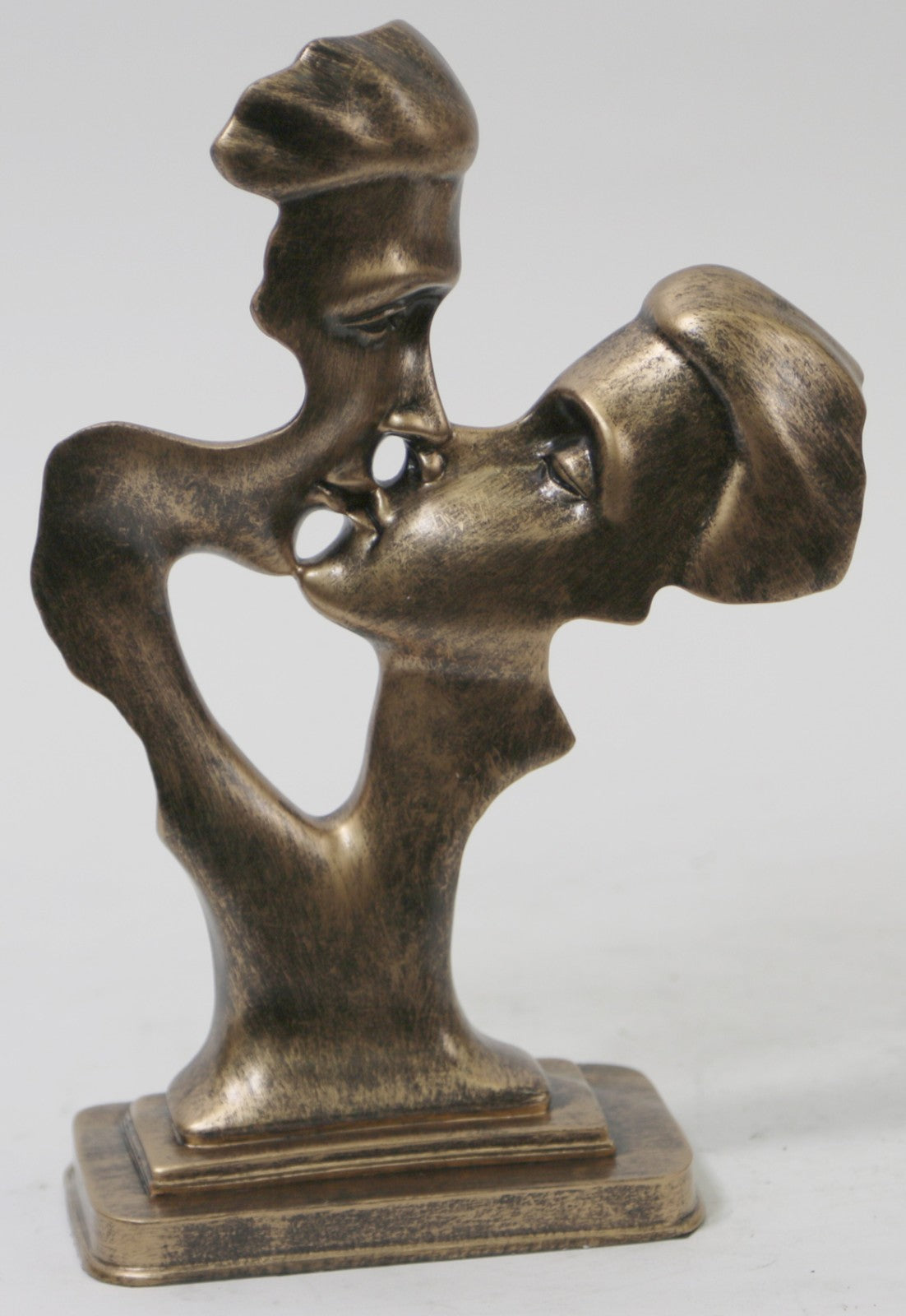 First Kiss Lover Couple Statue Sculpture Carved Figurine Art Craft Decor Sale