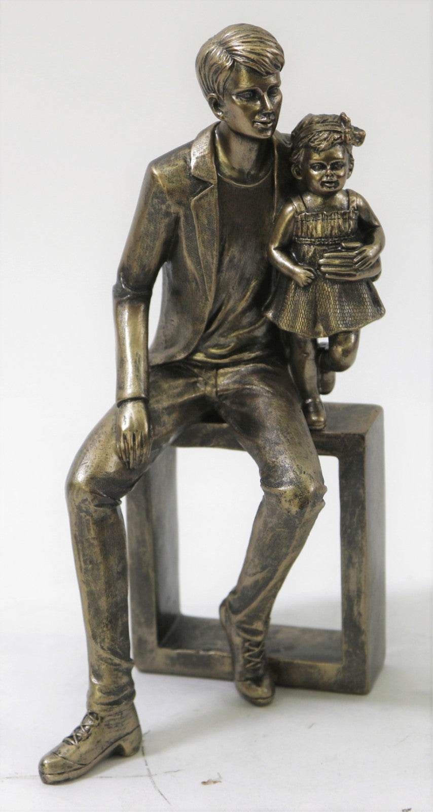 BRONZED THE LOVE BETWEEN A FATHER AND HIS DAUGHTER IS FOREVER HOME OFFICE DECORATION