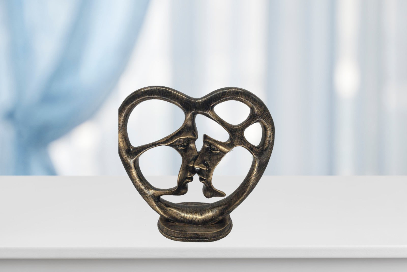 Big and beautiful Salvador Dali Masterpiece large bronzed -Couple Kissing Statue