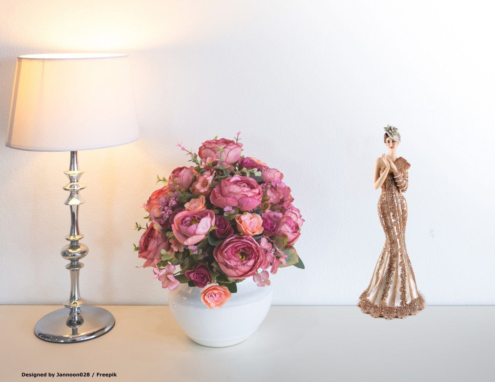 Europe Style Polyresin Elegant Lady Figurines Cold Cast Masterpiece Sculpture Decor