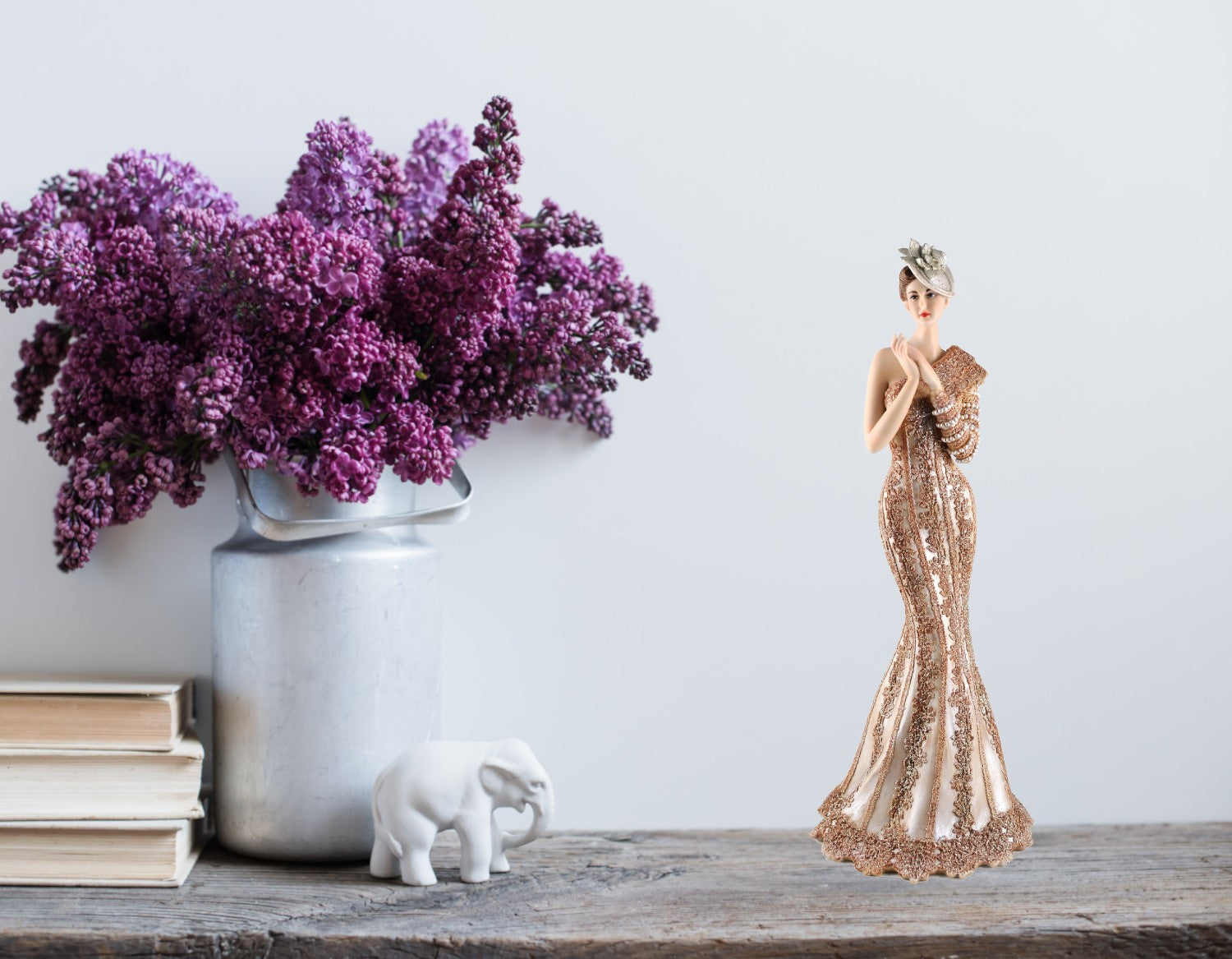 Europe Style Polyresin Elegant Lady Figurines Cold Cast Masterpiece Sculpture Decor