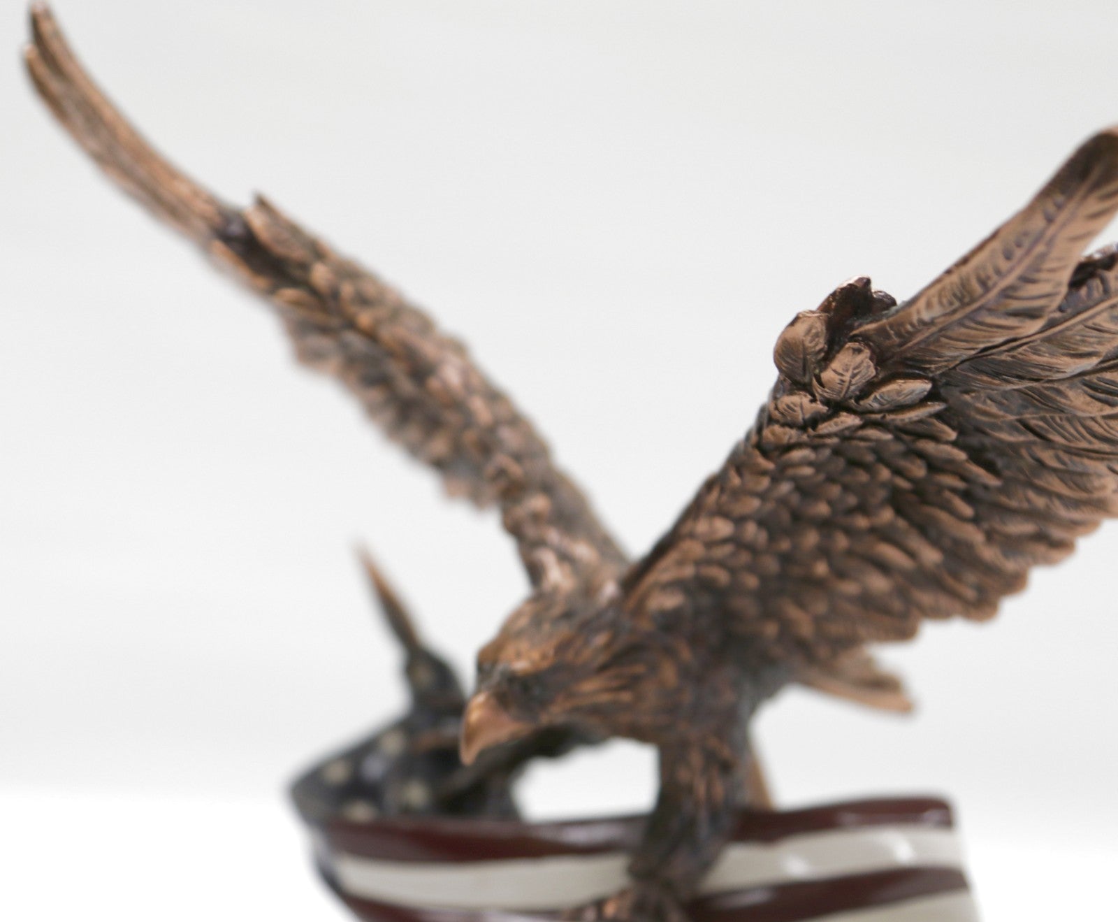 Museum Quality Classic Artwork Animal Bird Flying Eagle Bronze Cover Statue Decor