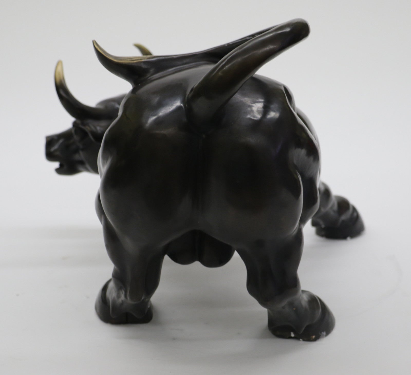 Handcrafted European Genuine Bronze Stock Market Bull Sculpture – Limited Edition Figurine for Sale