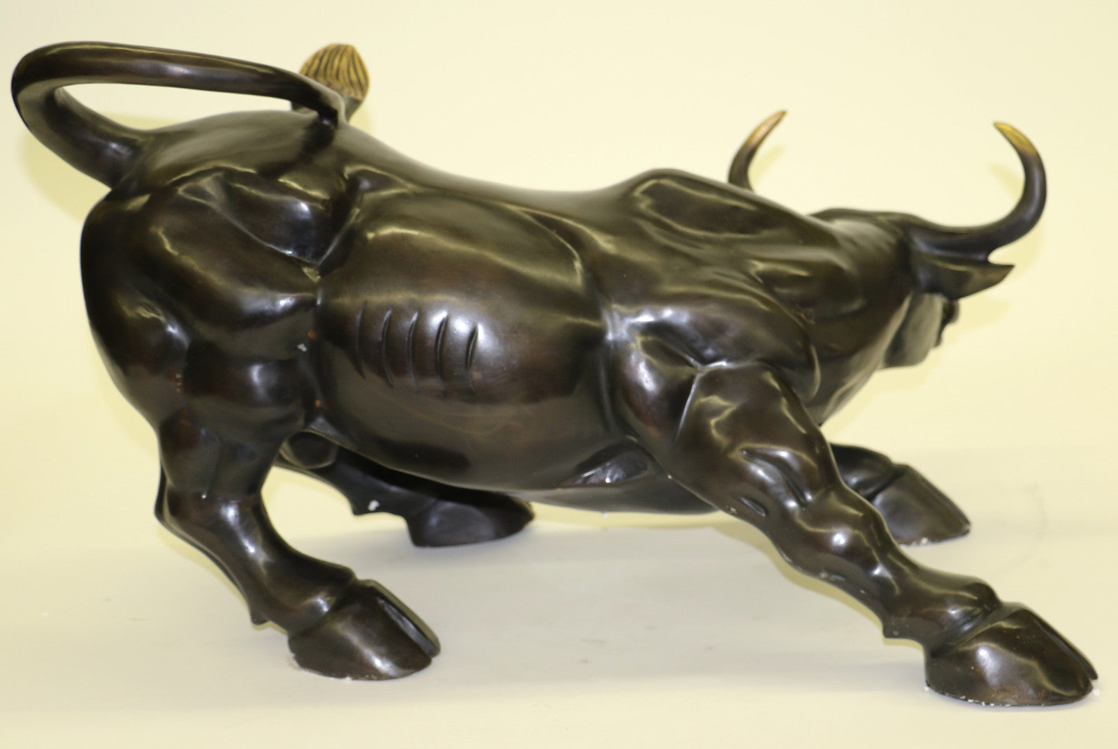 Handcrafted European Genuine Bronze Stock Market Bull Sculpture – Limited Edition Figurine for Sale