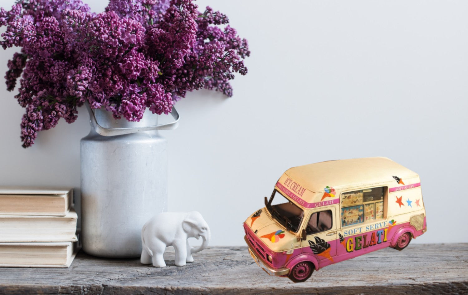 Handmade metal car model Icecream Truck Pink Antique Ice Cream Artwork Music Box