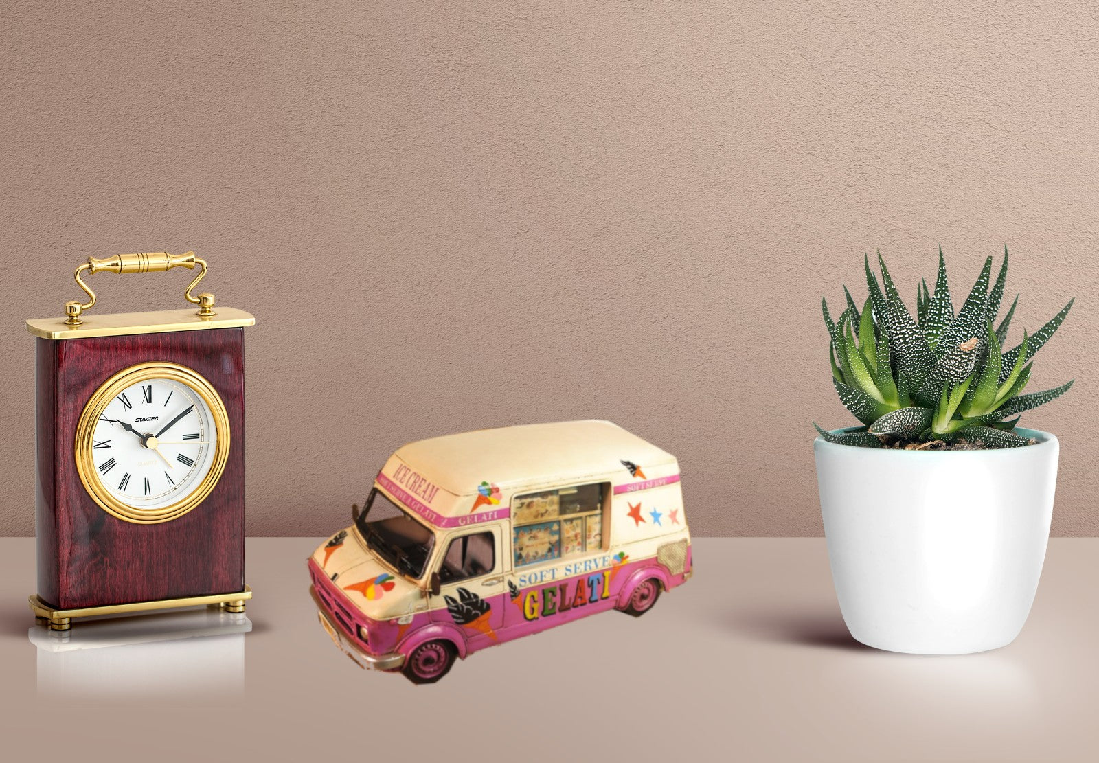 Handmade metal car model Icecream Truck Pink Antique Ice Cream Artwork Music Box