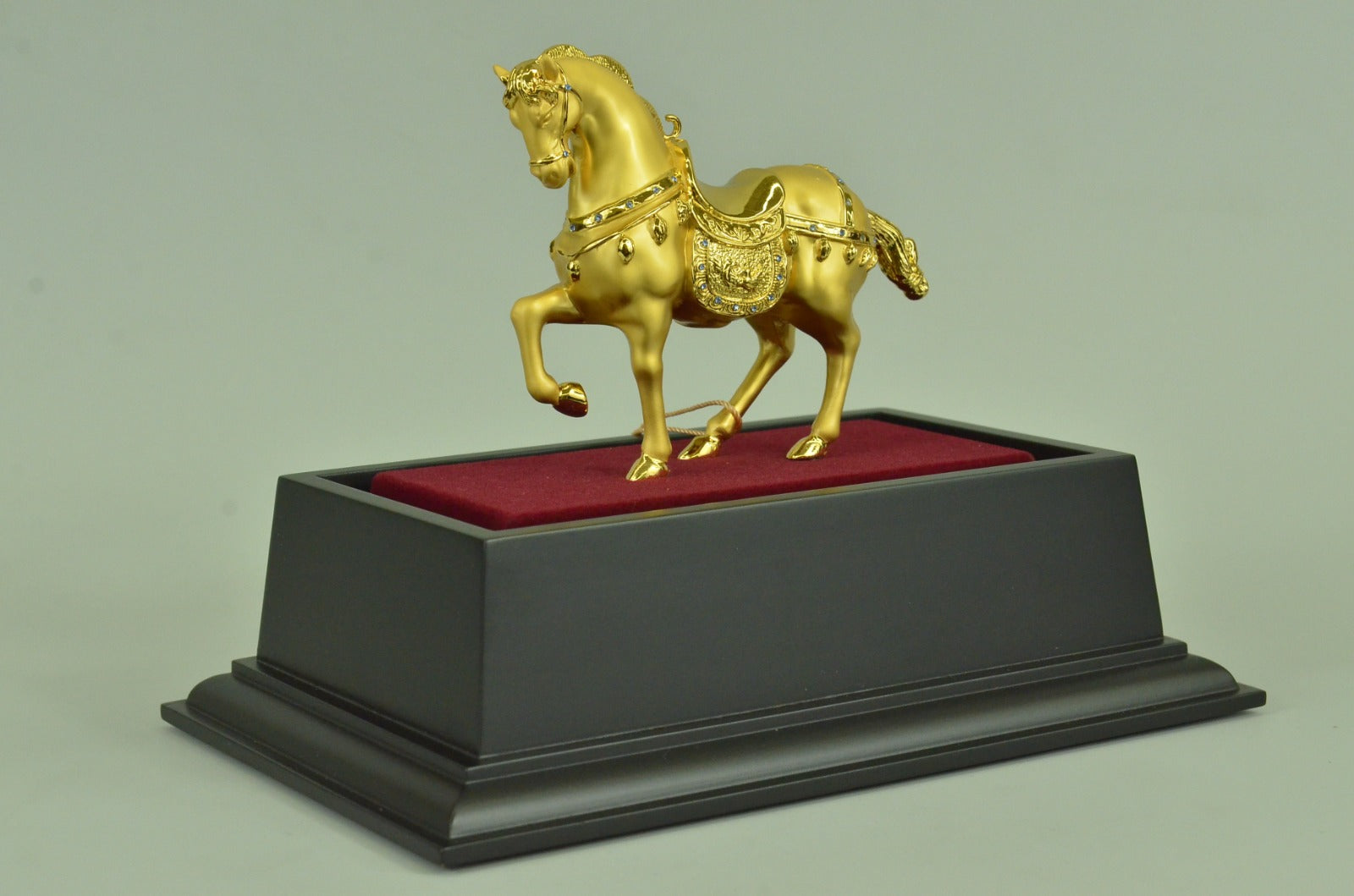 Hot cast by Lost Wax 24K Gold Tang Horse Bronze Sculpture Figurine Figure Decor