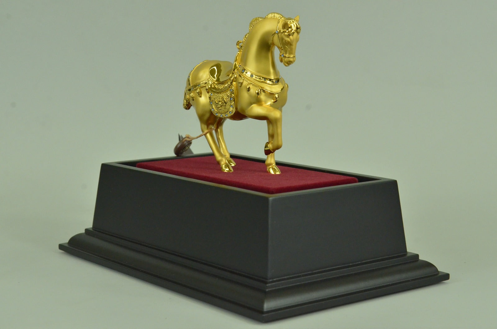 Hot cast by Lost Wax 24K Gold Tang Horse Bronze Sculpture Figurine Figure Decor