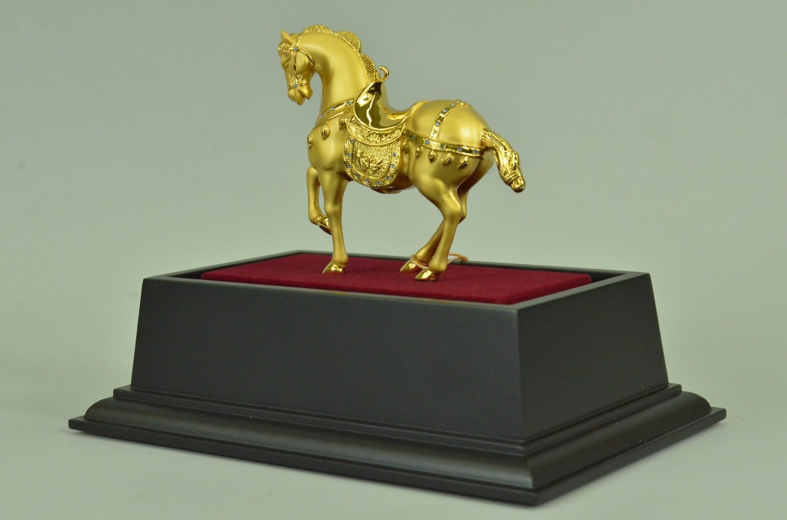 Hot cast by Lost Wax 24K Gold Tang Horse Bronze Sculpture Figurine Figure Decor