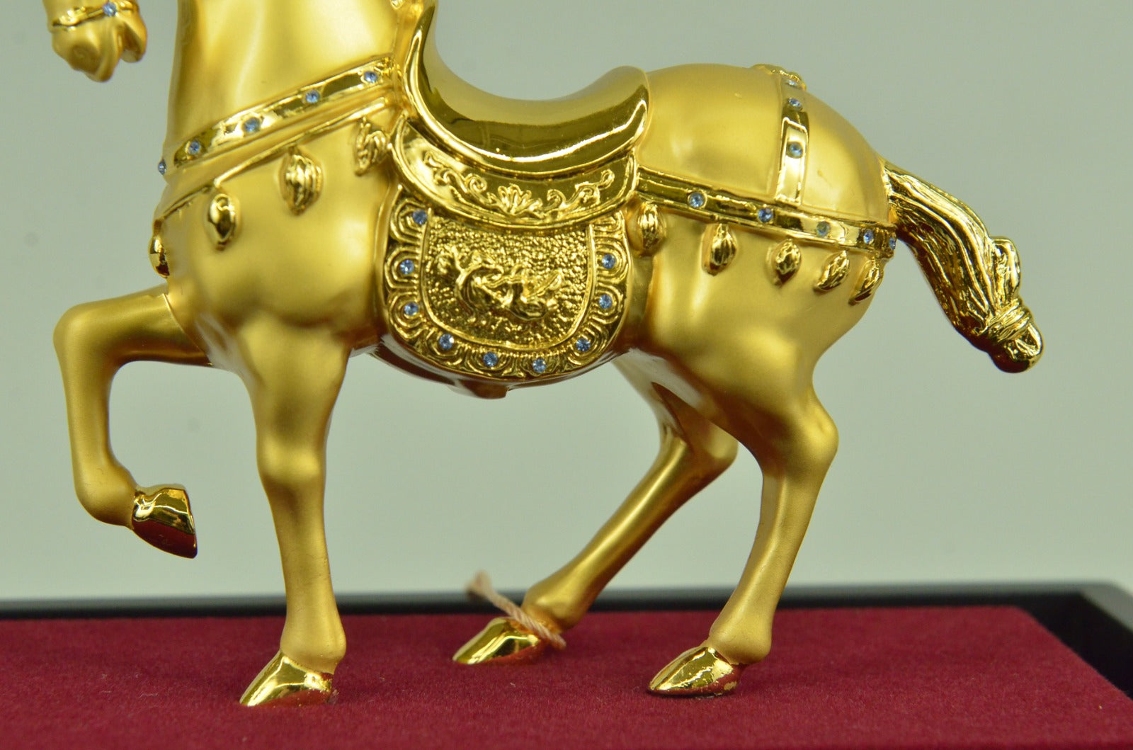Hot cast by Lost Wax 24K Gold Tang Horse Bronze Sculpture Figurine Figure Decor