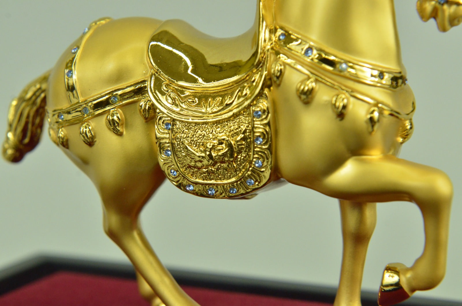 Hot cast by Lost Wax 24K Gold Tang Horse Bronze Sculpture Figurine Figure Decor