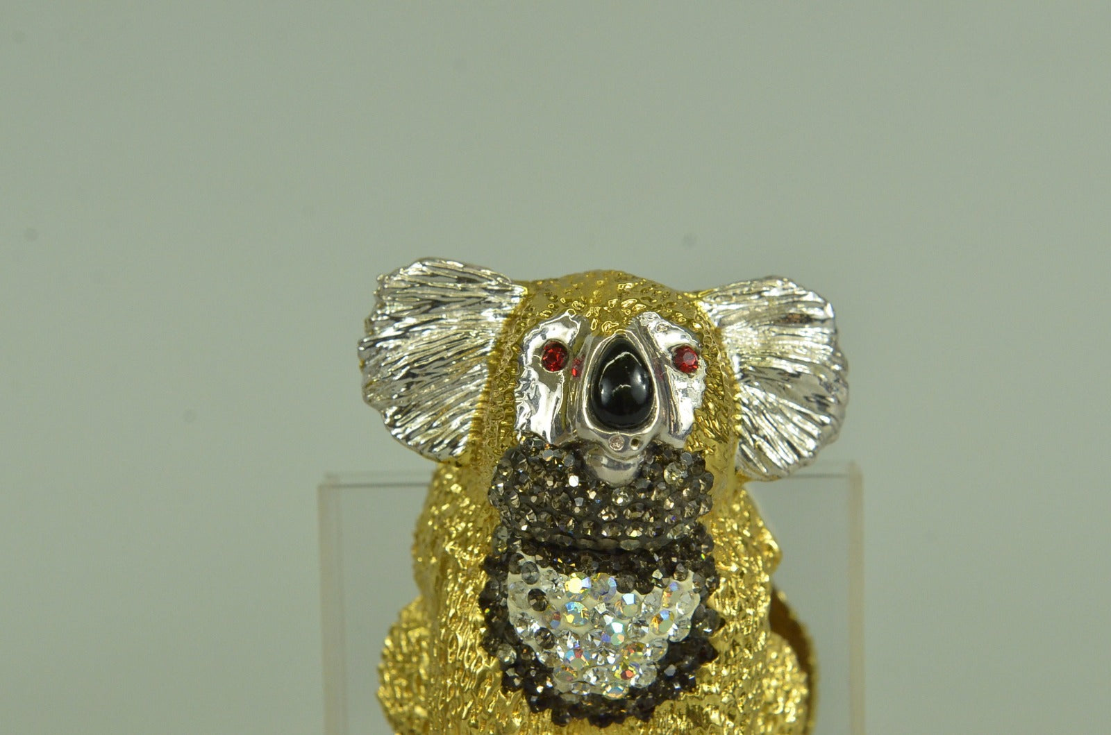 Hot Cast Small Bear Business Card Holder 24K Gold Bronze with Ruby Statue Decor