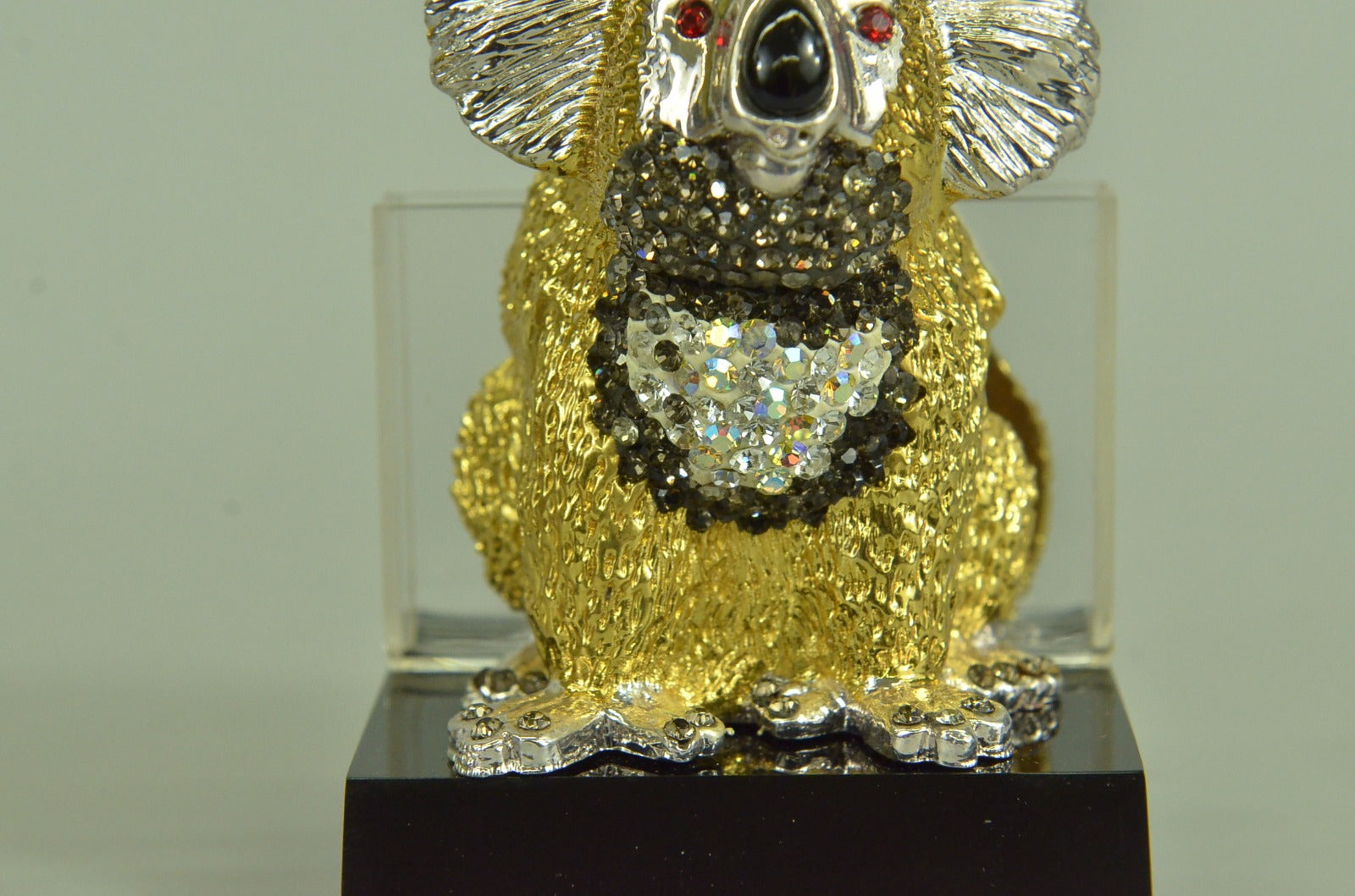 Hot Cast Small Bear Business Card Holder 24K Gold Bronze with Ruby Statue Decor
