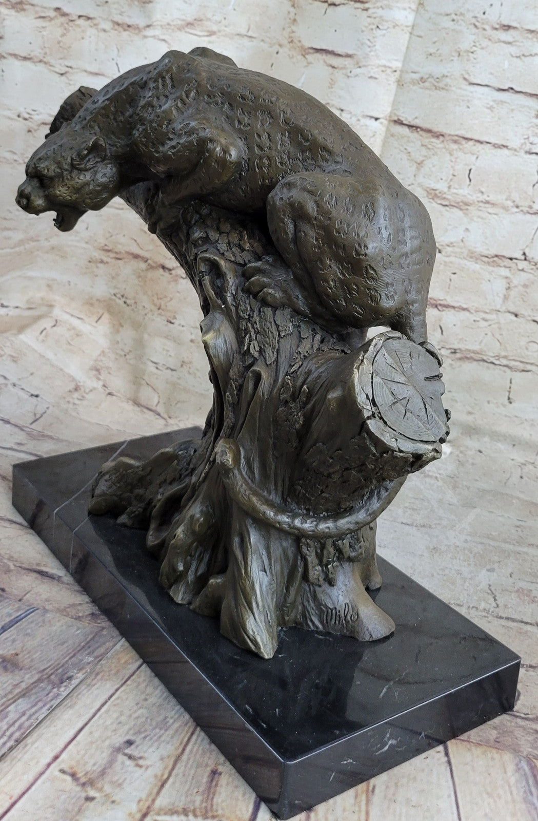 Handcrafted Massive Cougar on a tree Stump Bronze Sculpture Home Cabin Decor