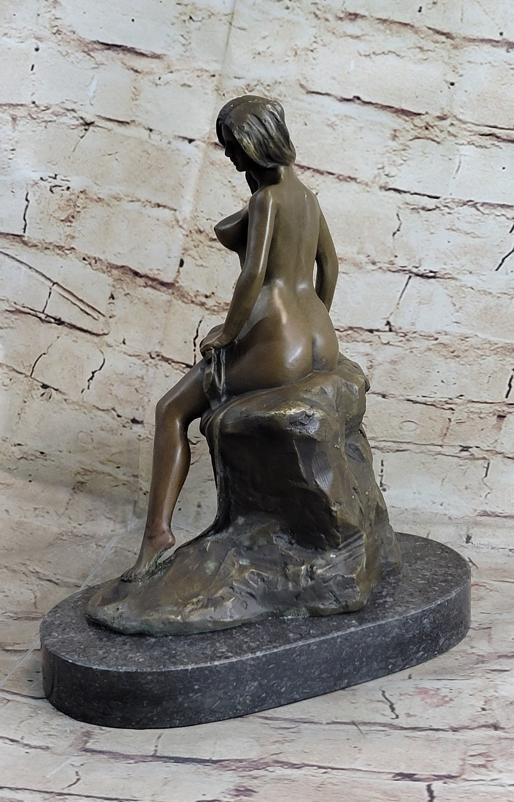 European Bronze Nude Woman Statue – Elegant Sitting Girl Sculpture for Men’s Dorm & Home Decor