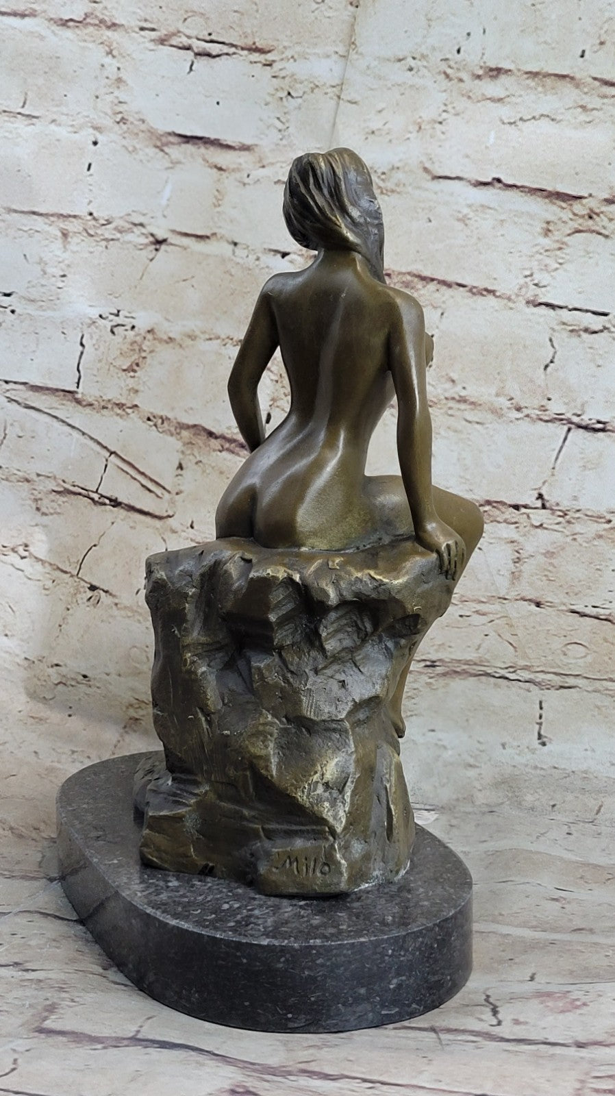 European Bronze Nude Woman Statue – Elegant Sitting Girl Sculpture for Men’s Dorm & Home Decor